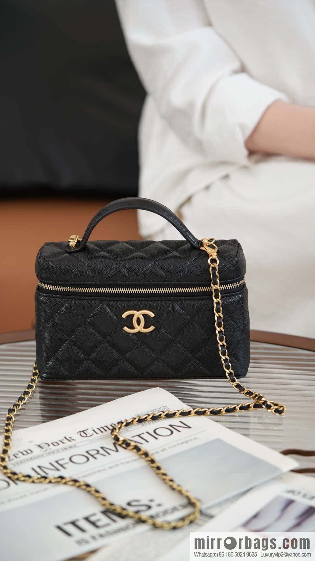 𝐂𝐡𝐚𝐧𝐞𝐥 𝟐𝟓𝐏 new lunch box bag, black gold, lychee cow AP4385