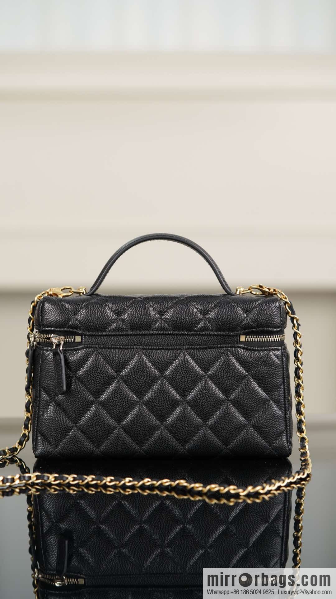 𝐂𝐡𝐚𝐧𝐞𝐥 𝟐𝟓𝐏 new lunch box bag, black gold, lychee cow AP4385