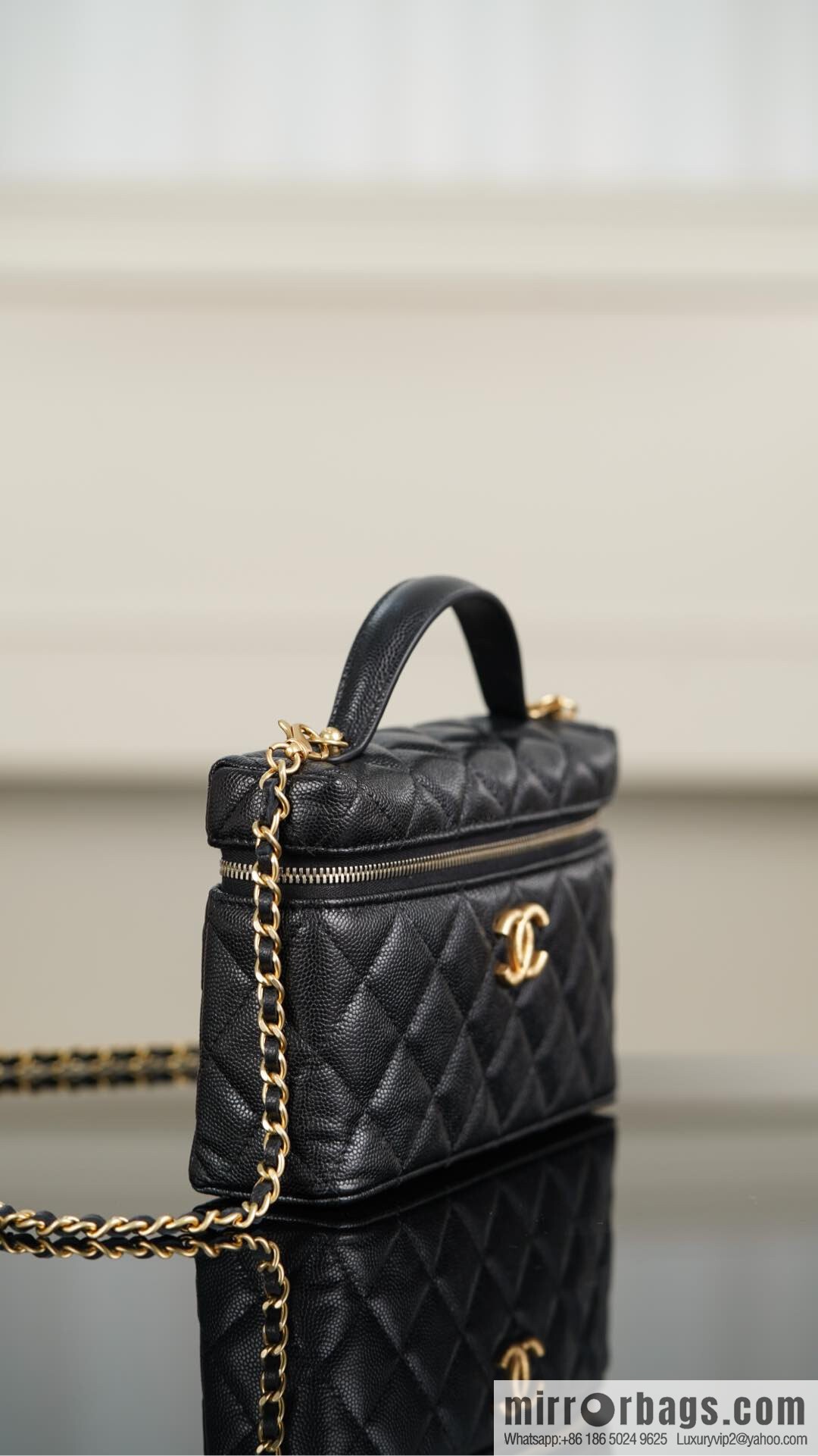 𝐂𝐡𝐚𝐧𝐞𝐥 𝟐𝟓𝐏 new lunch box bag, black gold, lychee cow AP4385