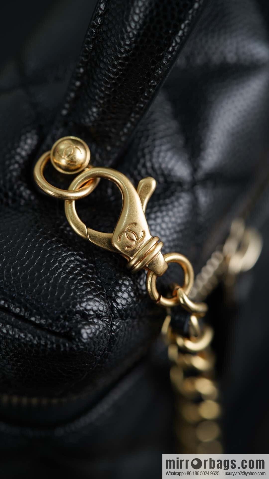 𝐂𝐡𝐚𝐧𝐞𝐥 𝟐𝟓𝐏 new lunch box bag, black gold, lychee cow AP4385