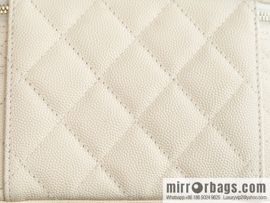 𝐂𝐡𝐚𝐧𝐞𝐥 𝟐𝟓𝐜 new, handle box bag, lychee cow, beige AP4404