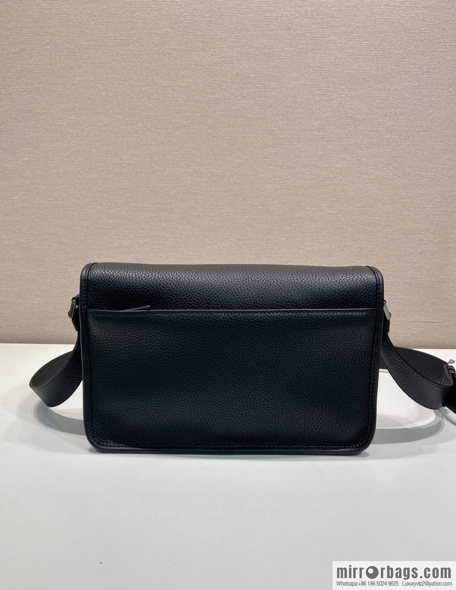 PRADA 🎉 new mailman bag 🎉 2VD075 🎉🎉 black