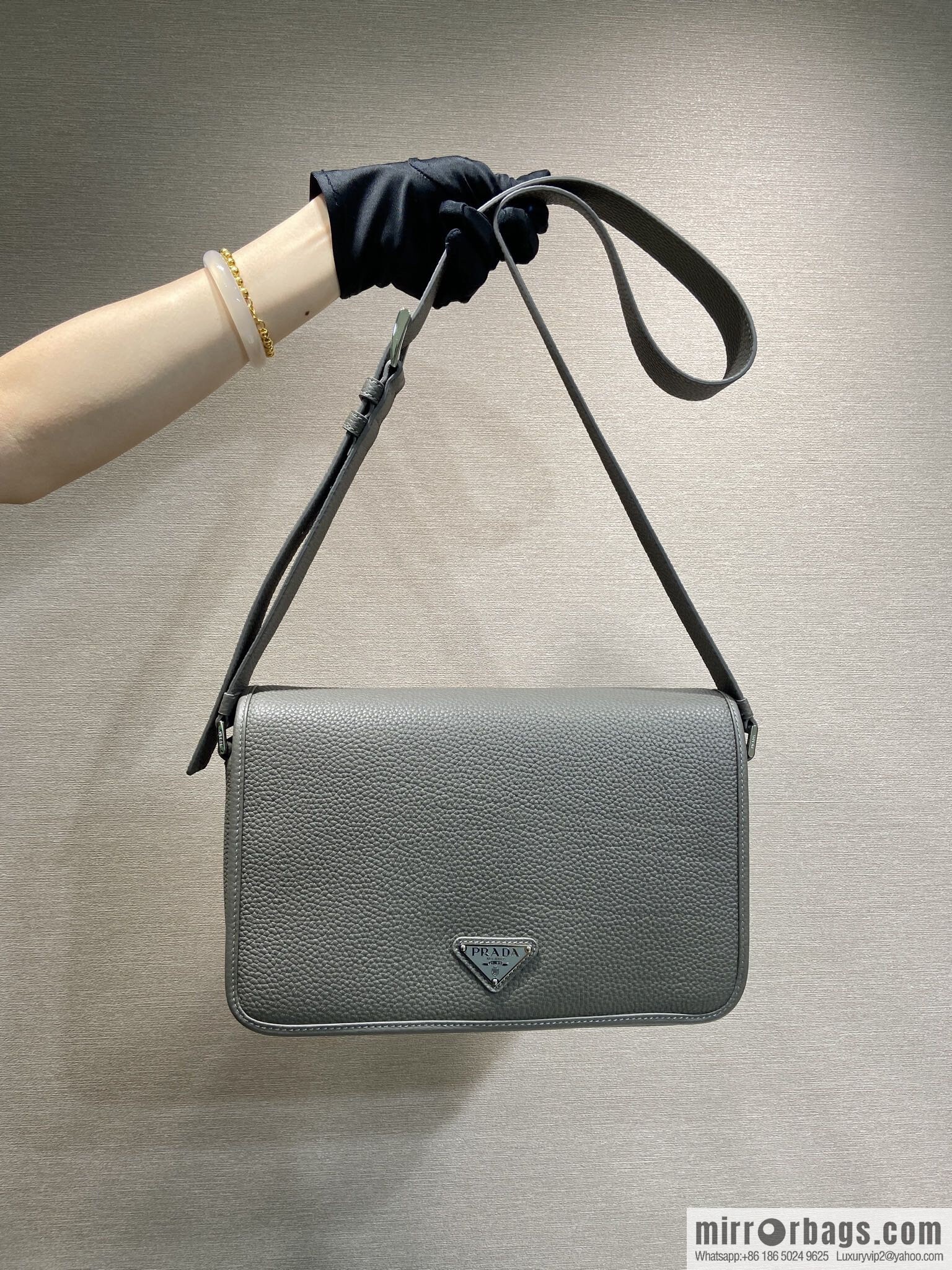PRADA 🎉 new messenger bag 🎉 2VD075 🎉🎉 grey