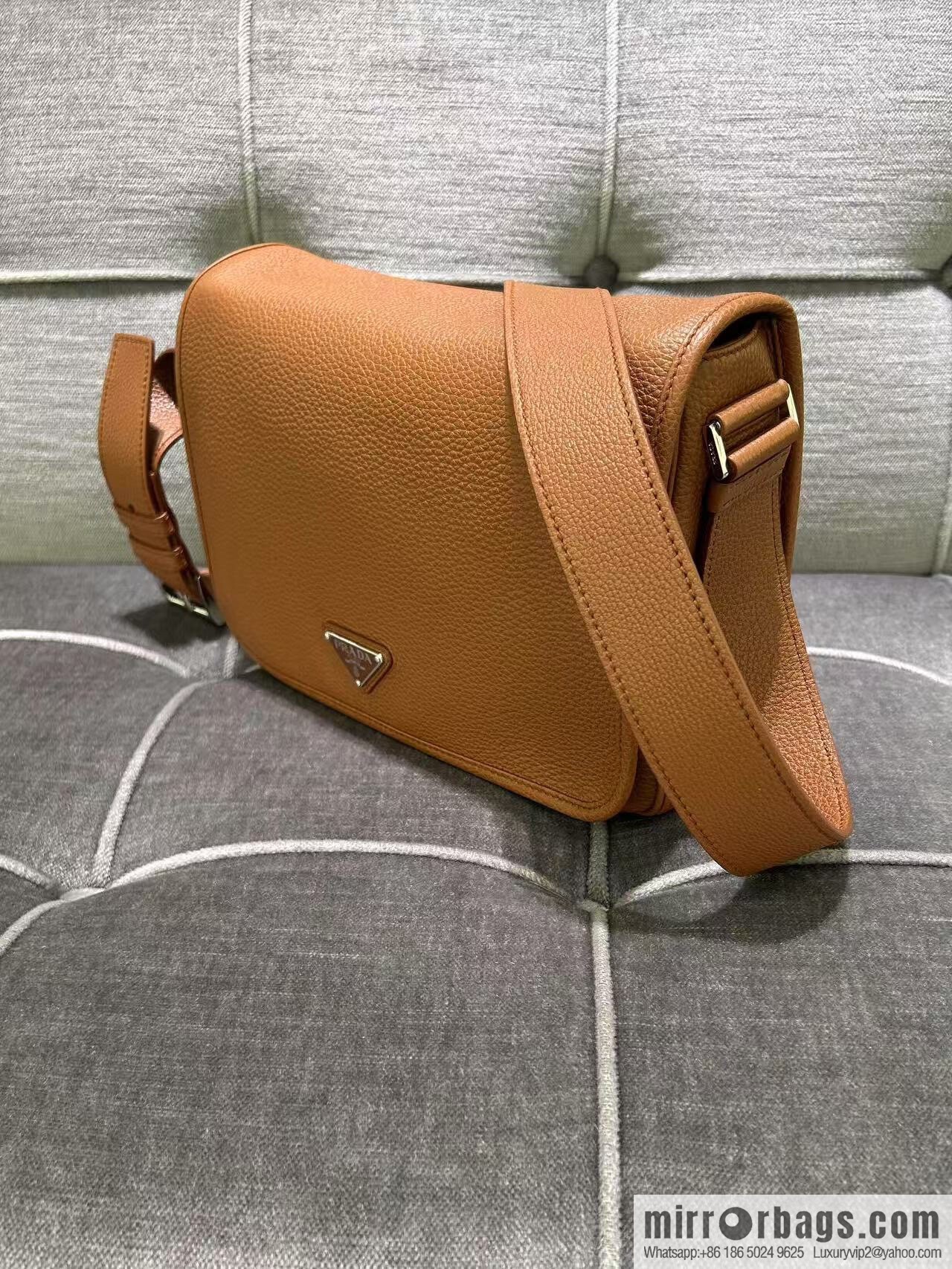PRADA 🎉 new mailman bag 🎉 2VD075 🎉🎉 caramel color