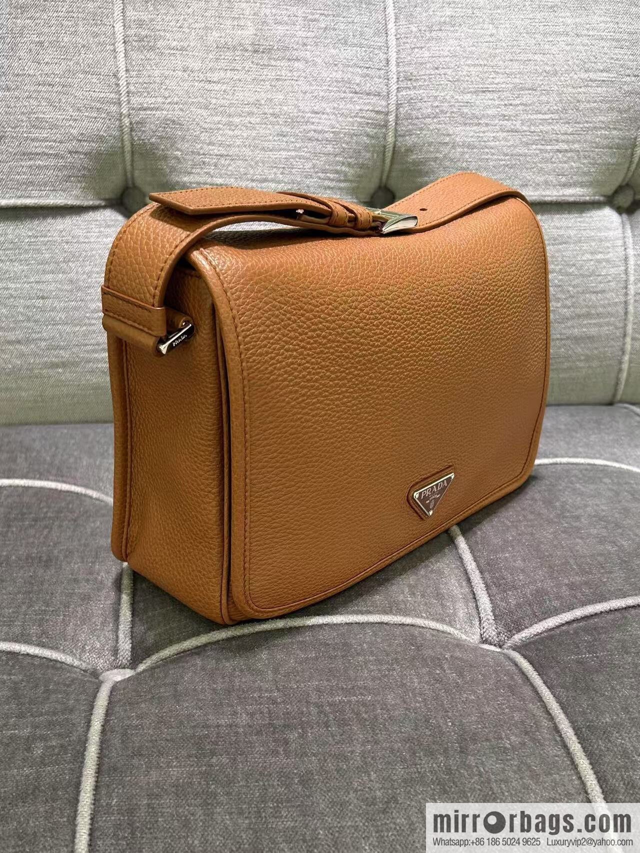 PRADA 🎉 new mailman bag 🎉 2VD075 🎉🎉 caramel color