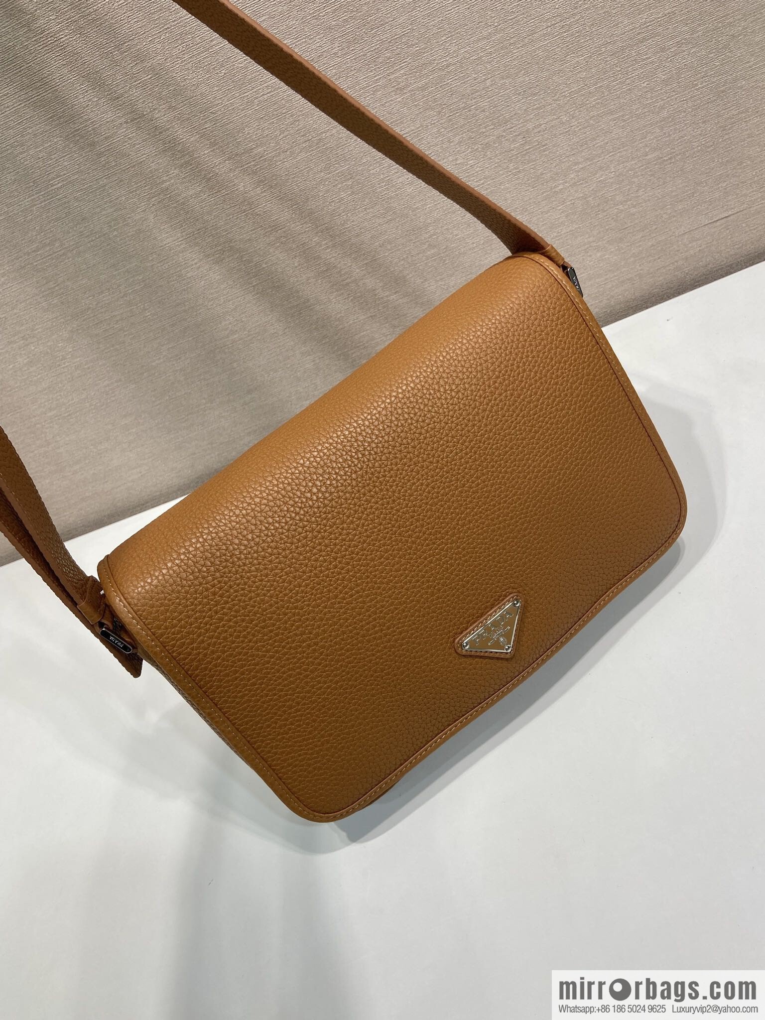 PRADA 🎉 new mailman bag 🎉 2VD075 🎉🎉 caramel color