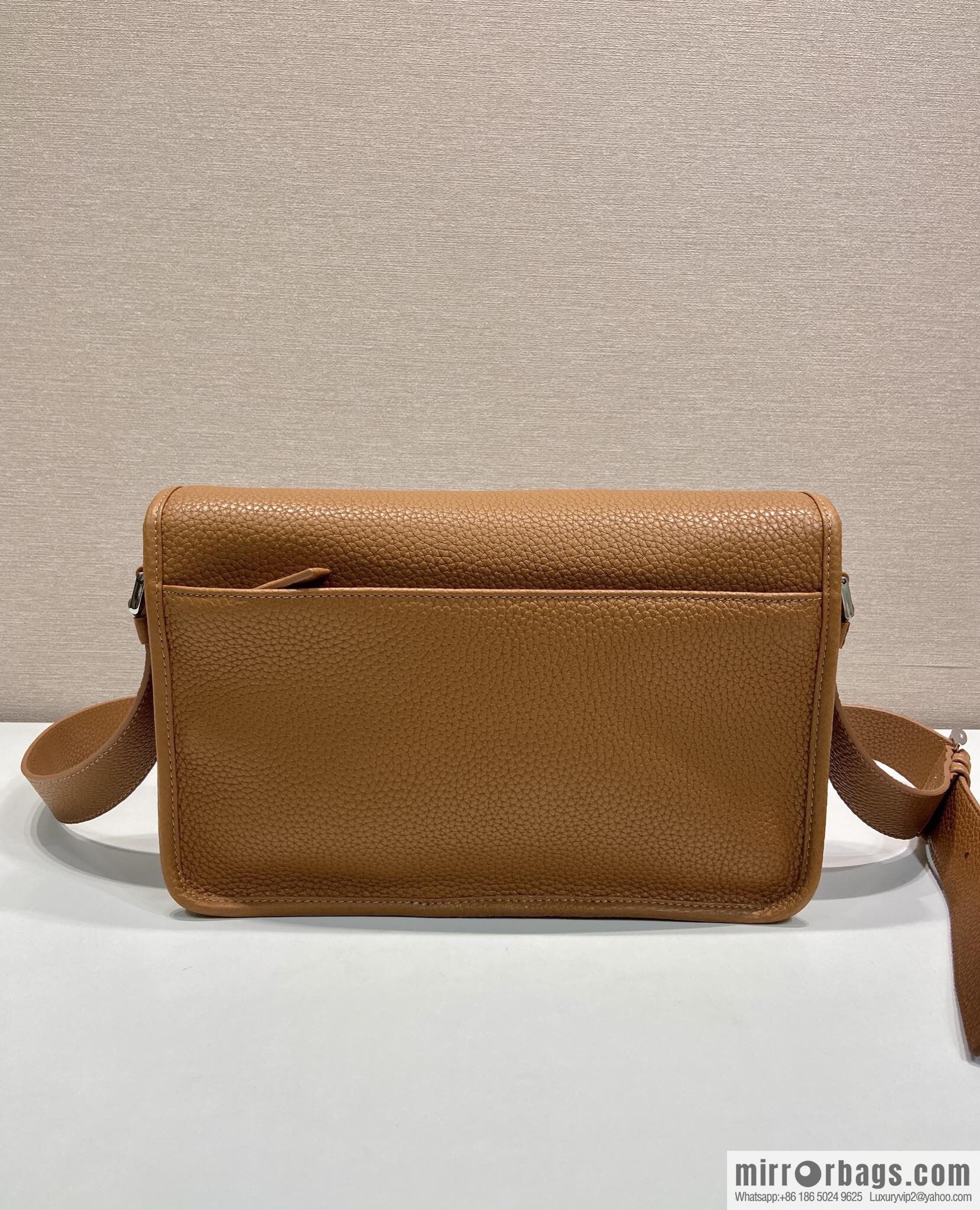 PRADA 🎉 new mailman bag 🎉 2VD075 🎉🎉 caramel color