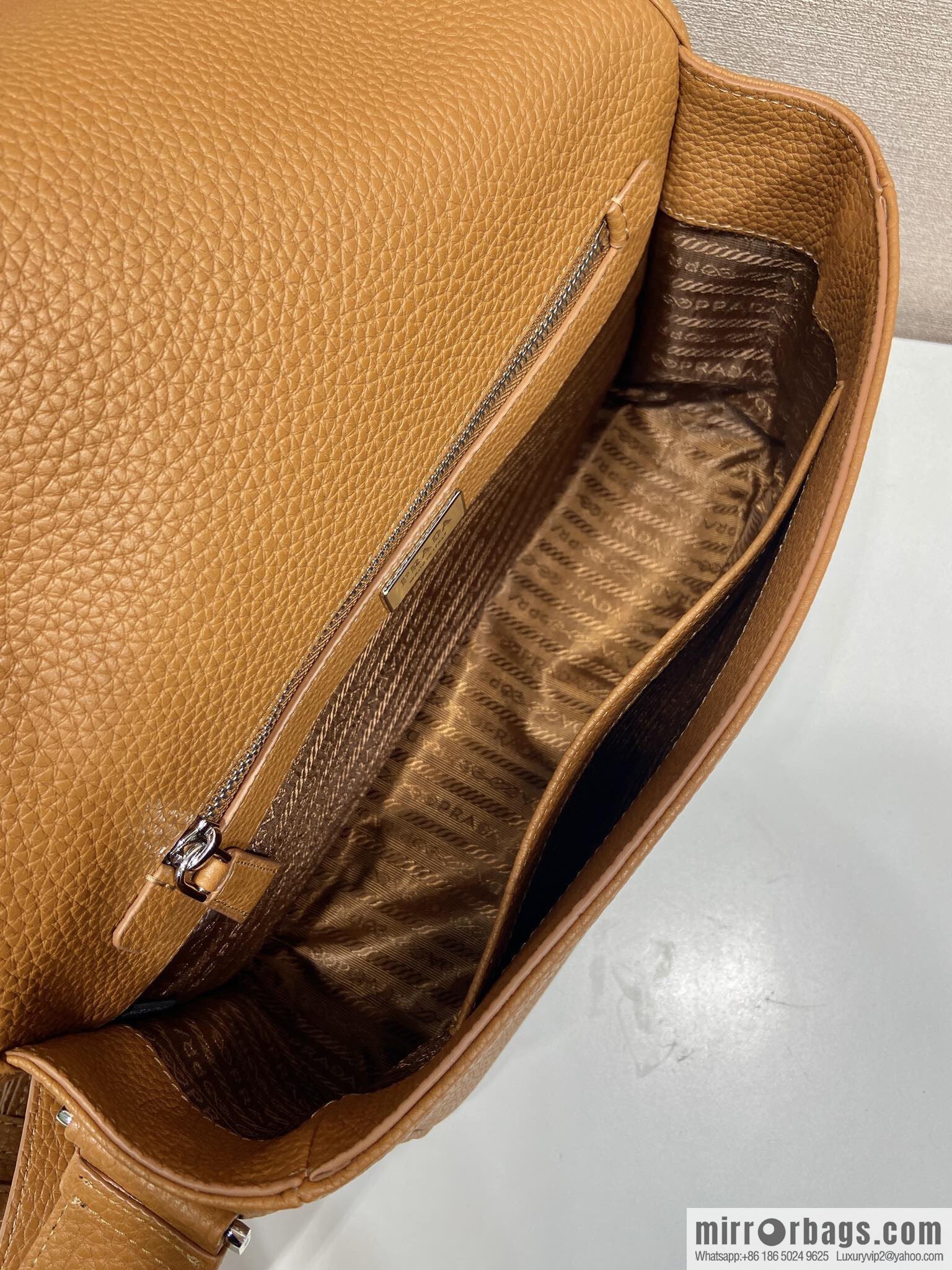 PRADA 🎉 new mailman bag 🎉 2VD075 🎉🎉 caramel color