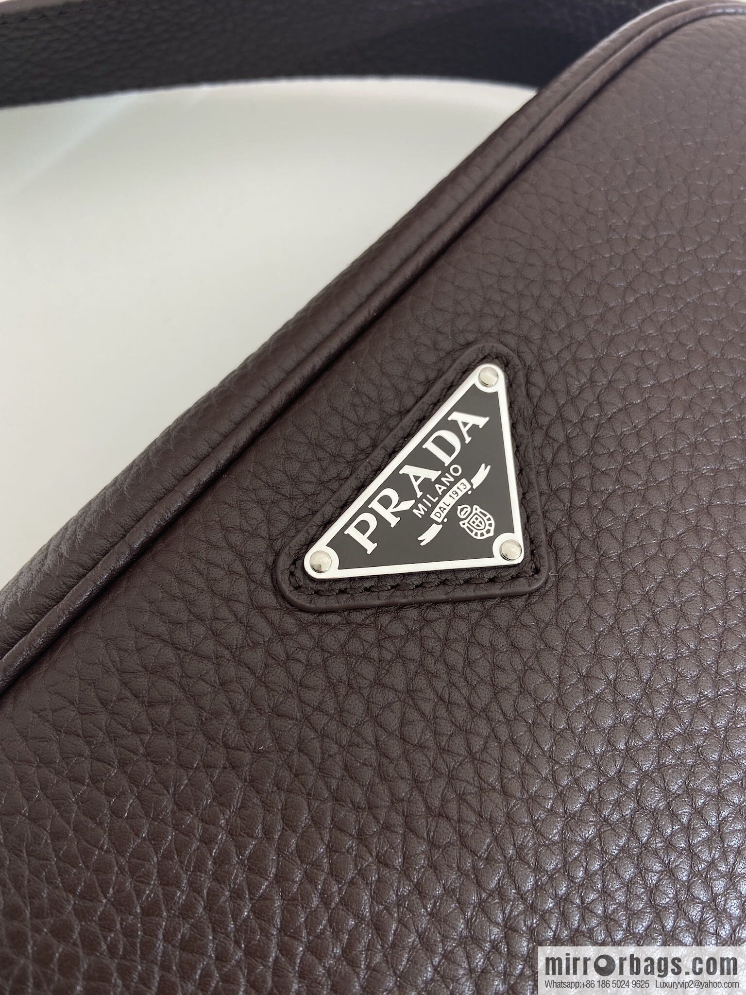 PRADA 🎉 new box bag 🎉 2VH189 🎉🎉 coffee color