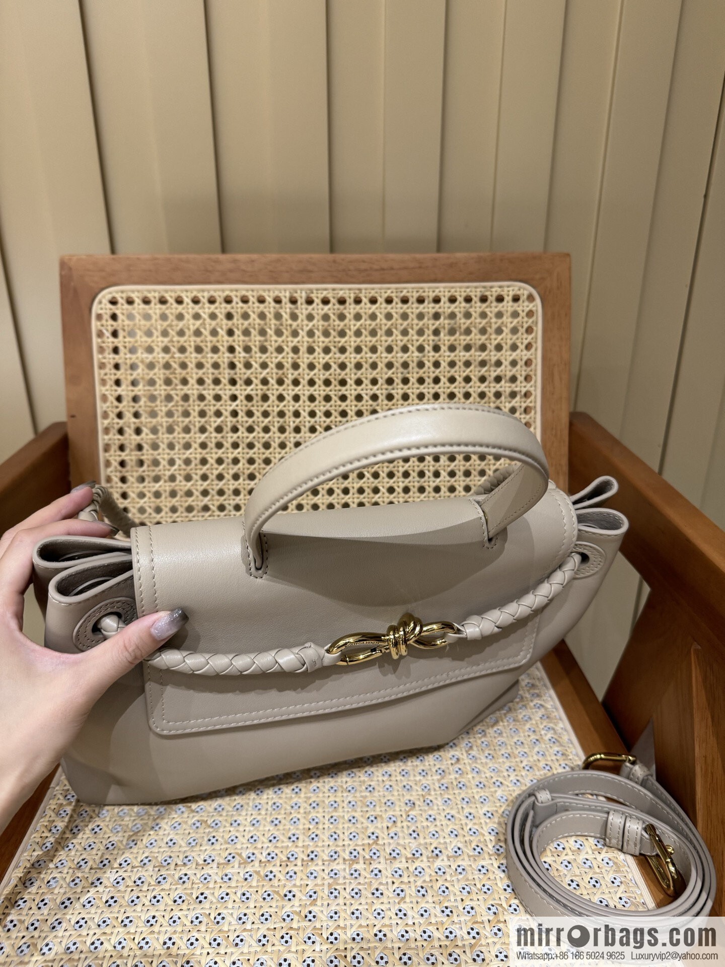 BV Ciao Ciao Handbag 817231 Hazel