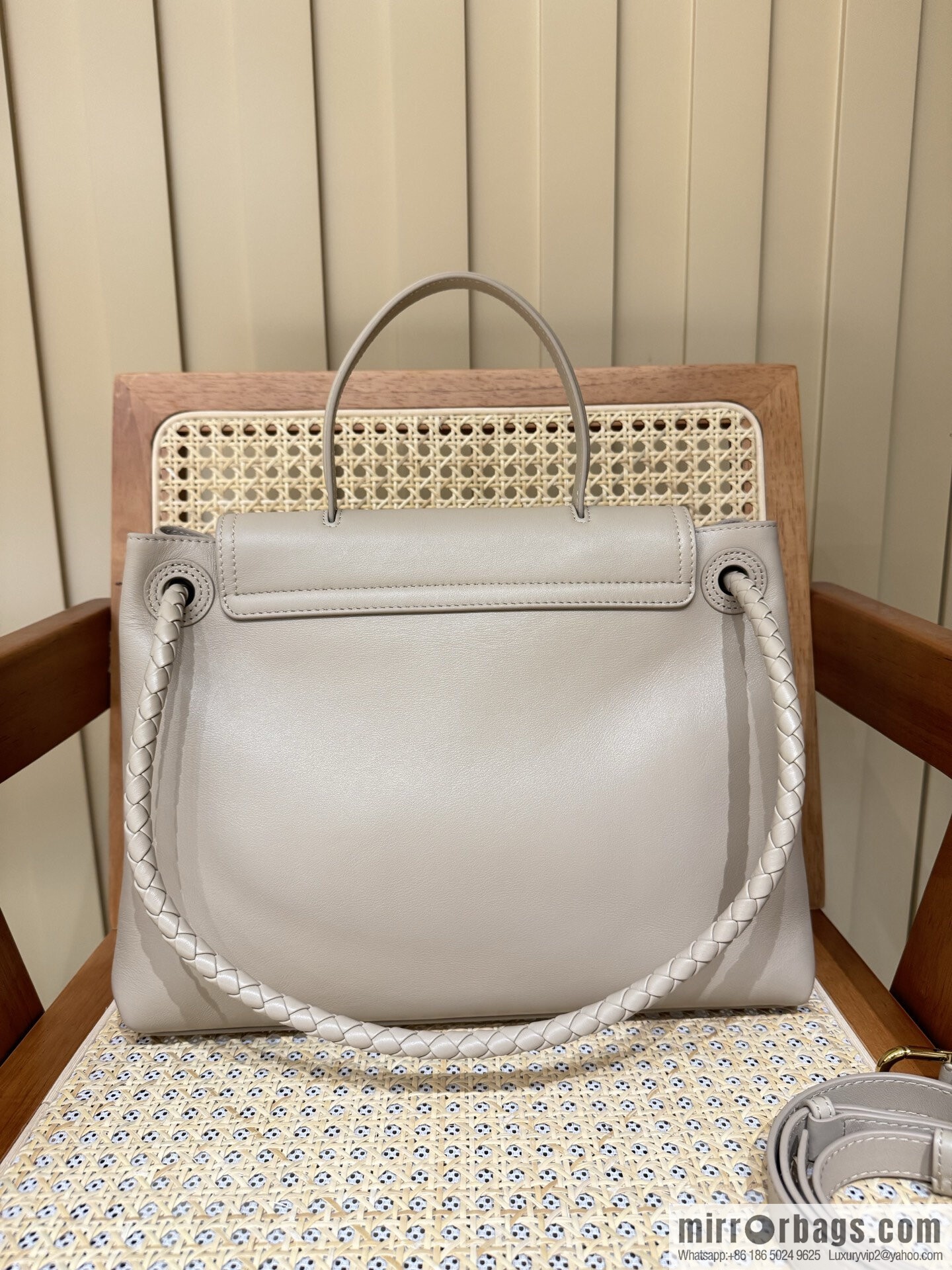 BV Ciao Ciao Handbag 817231 Hazel