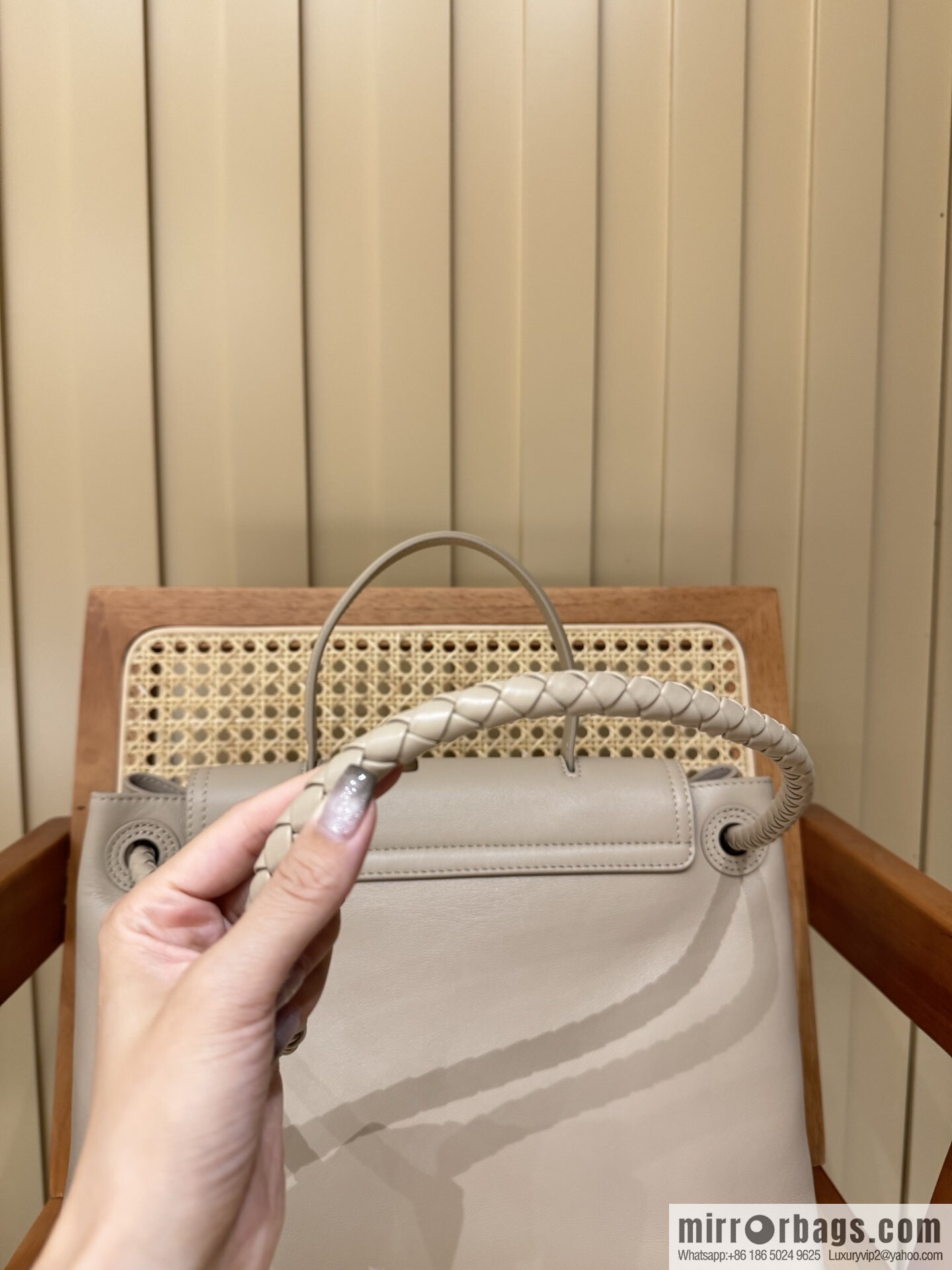 BV Ciao Ciao Handbag 817231 Hazel