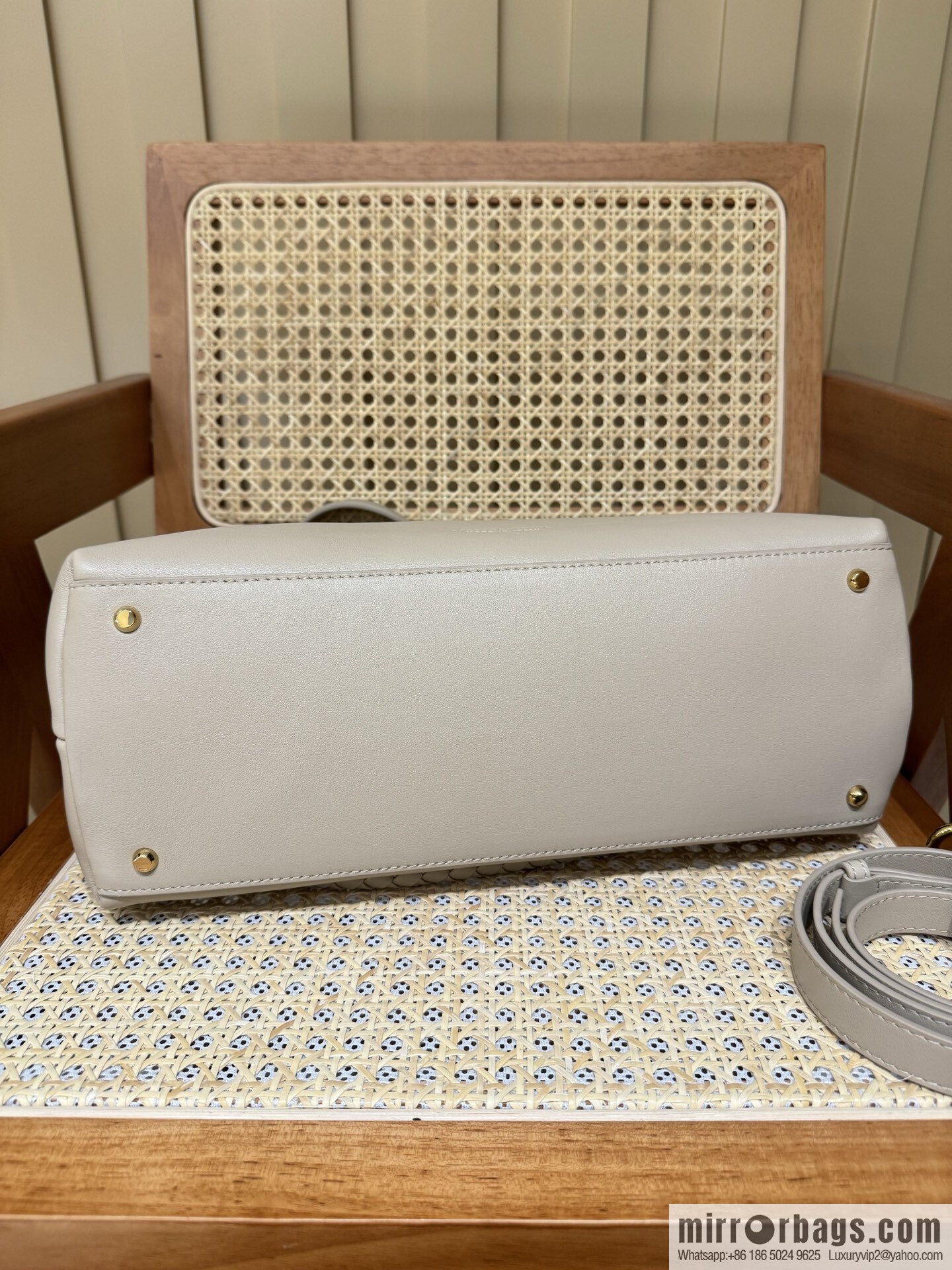BV Ciao Ciao Handbag 817231 Hazel