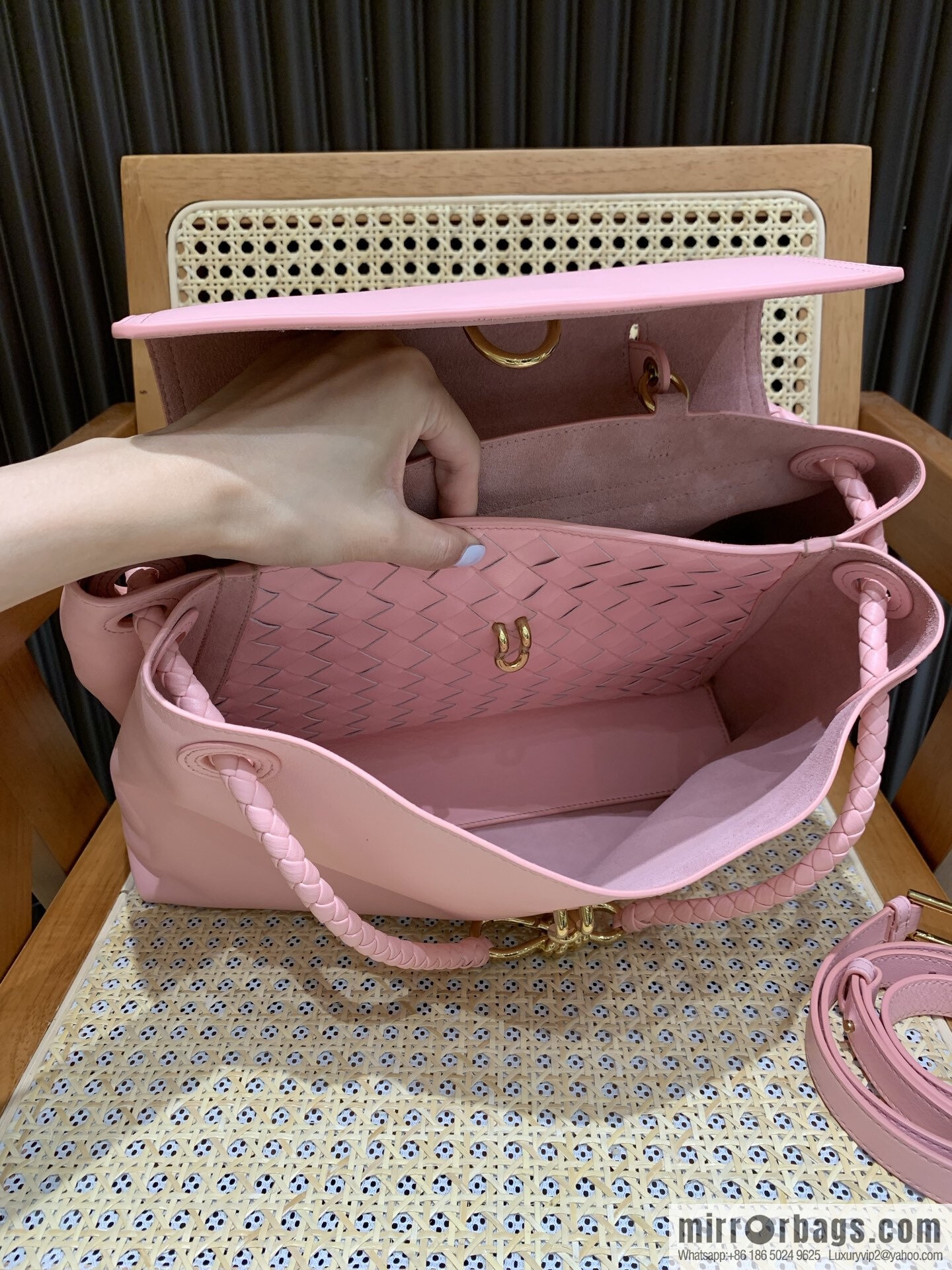 BV Ciao Ciao Handbag 817231 Rose Powder