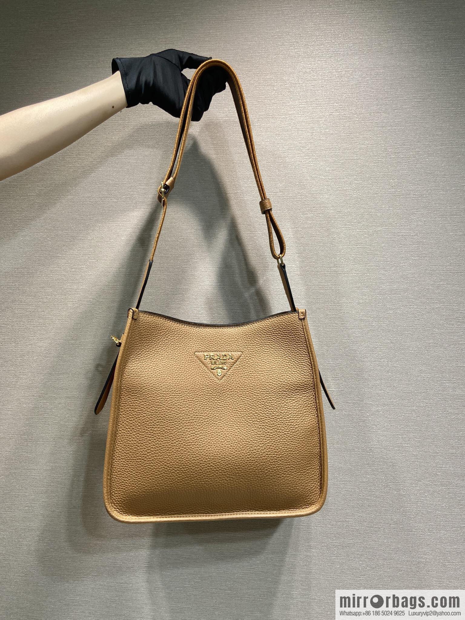 PRADA 👏 new fabric oblique span bag 👏 1BC073-1/large tote bag, caramel color