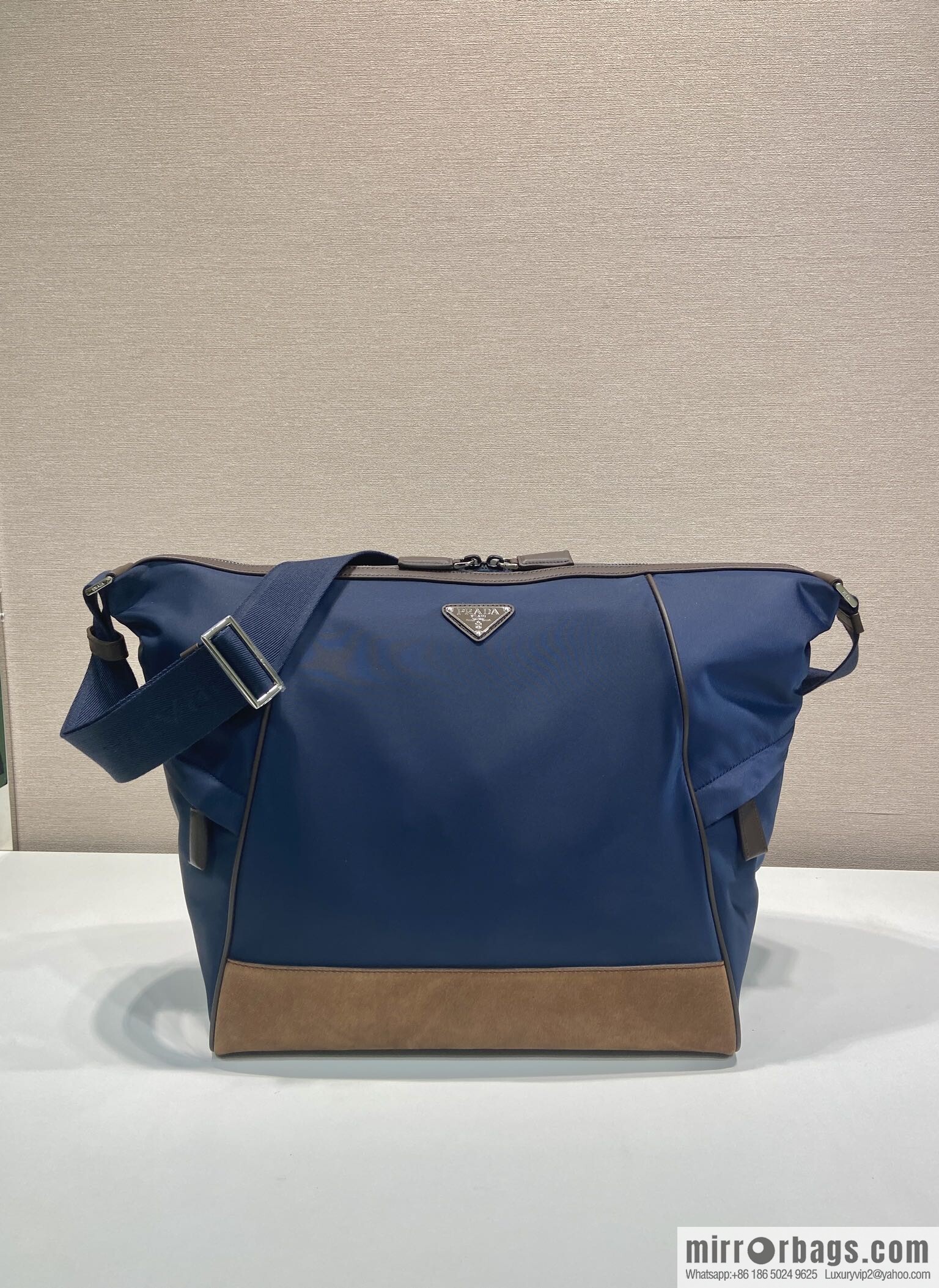 PRADA 🎉 new mailman bag 🎉 2VH180 new 🎉🎉 blue