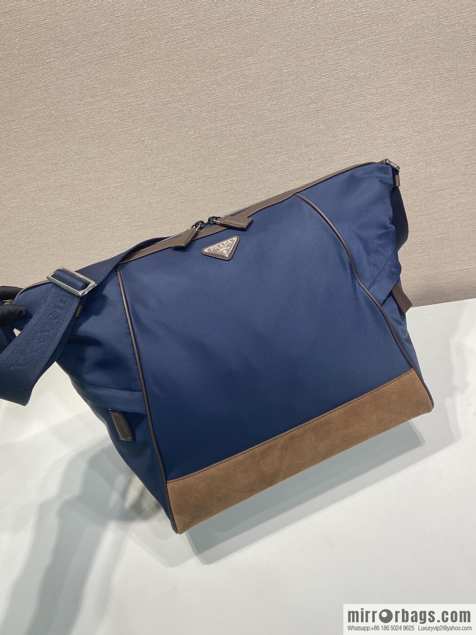 PRADA 🎉 new mailman bag 🎉 2VH180 new 🎉🎉 blue