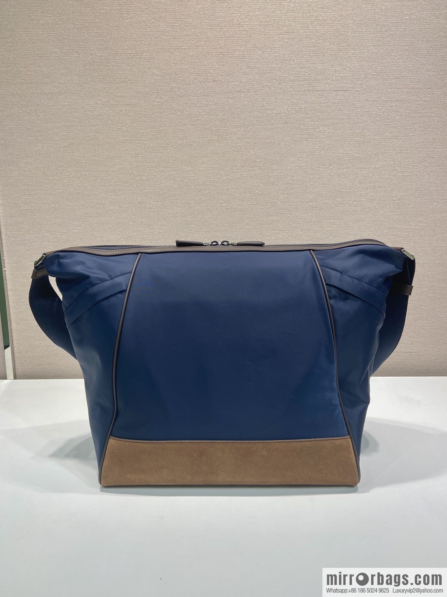 PRADA 🎉 new mailman bag 🎉 2VH180 new 🎉🎉 blue