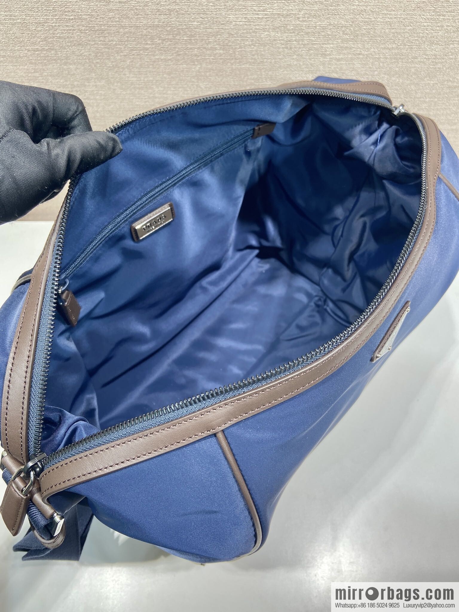 PRADA 🎉 new mailman bag 🎉 2VH180 new 🎉🎉 blue