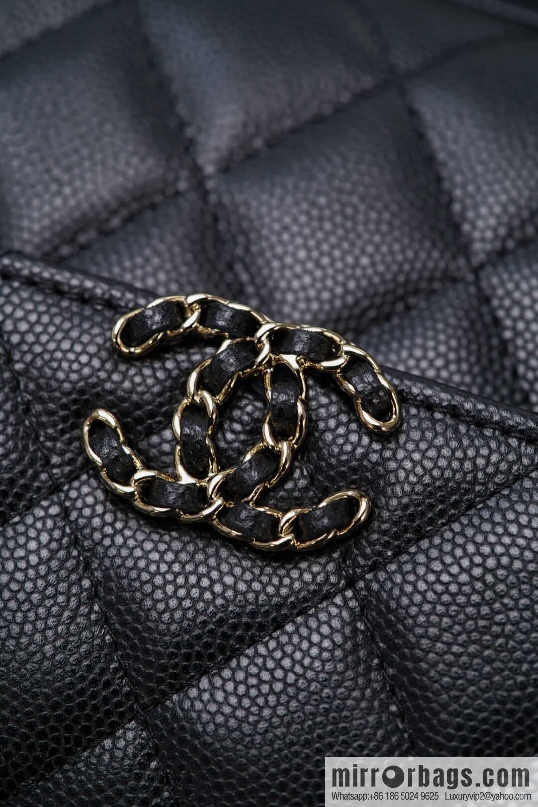 𝐂𝐡𝐚𝐧𝐞𝐥 25s Cross Handle Black Gold Litchi 🐂 Vertical AP3237