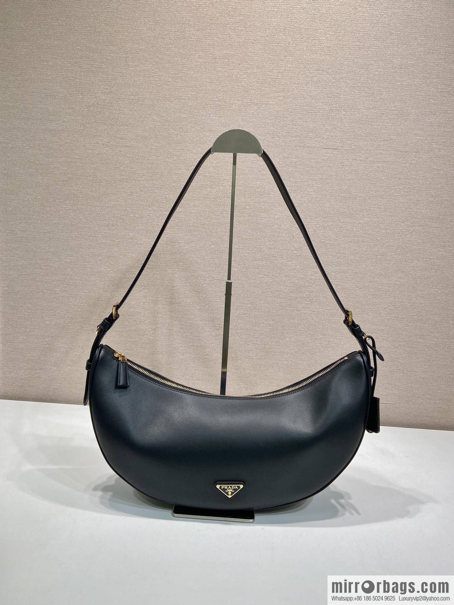 PRADA 🎉 New 🎉 1BC255 Underarm Bag 🎉🎉 Black