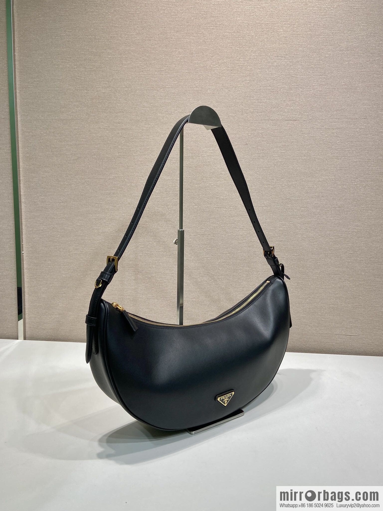 PRADA 🎉 New 🎉 1BC255 Underarm Bag 🎉🎉 Black