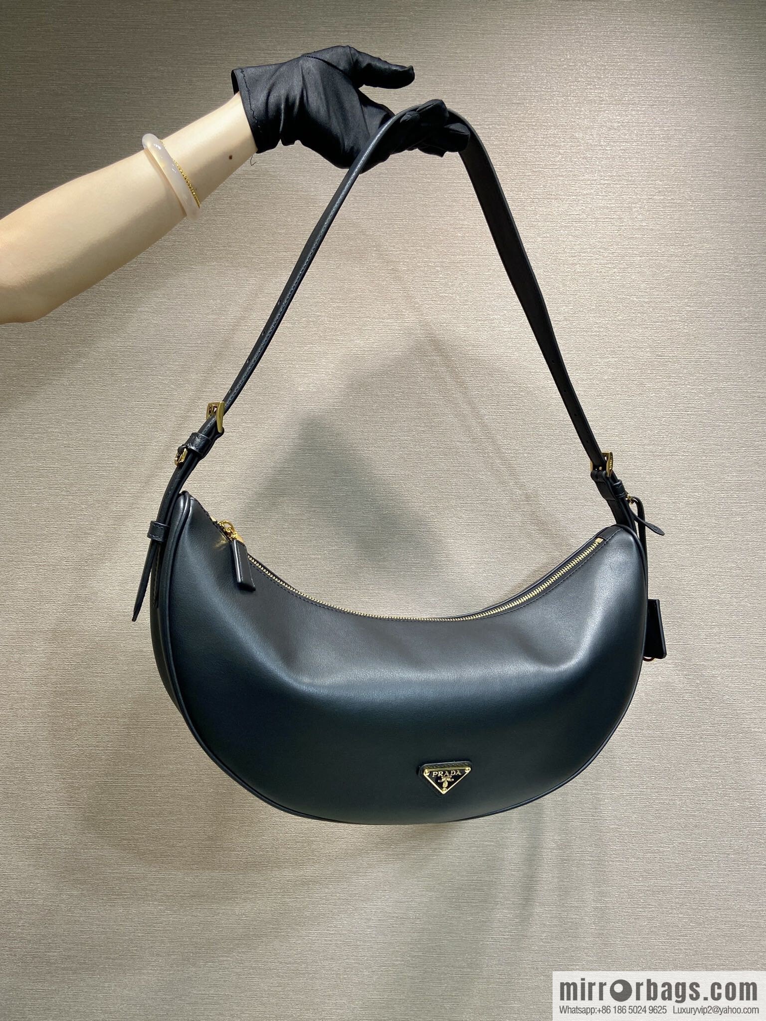 PRADA 🎉 New 🎉 1BC255 Underarm Bag 🎉🎉 Black