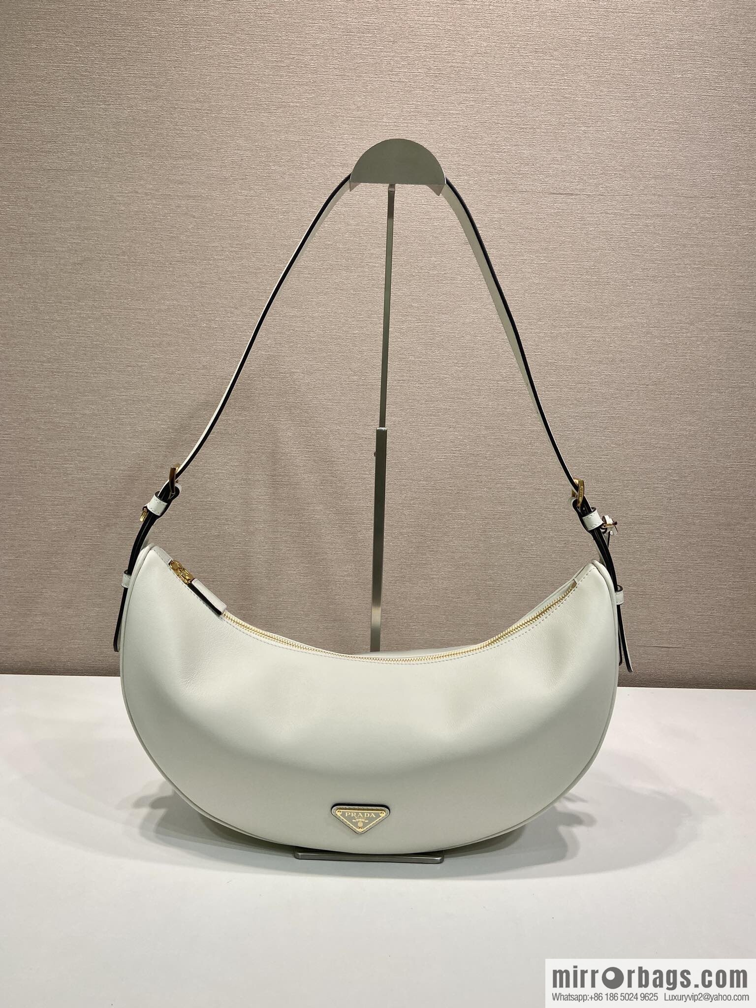 PRADA 🎉 new 🎉 1BC255 armpit bag 🎉🎉 white