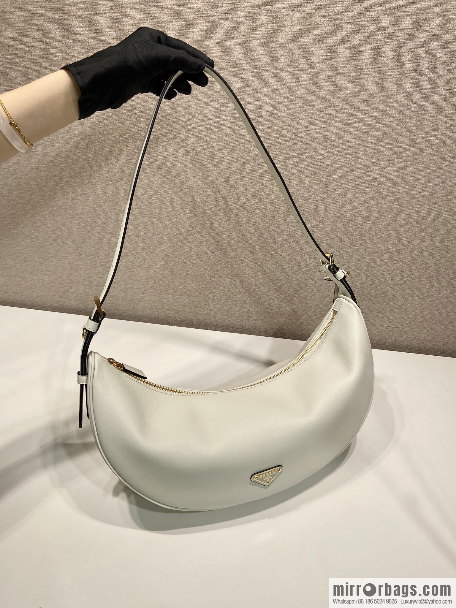 PRADA 🎉 new 🎉 1BC255 armpit bag 🎉🎉 white