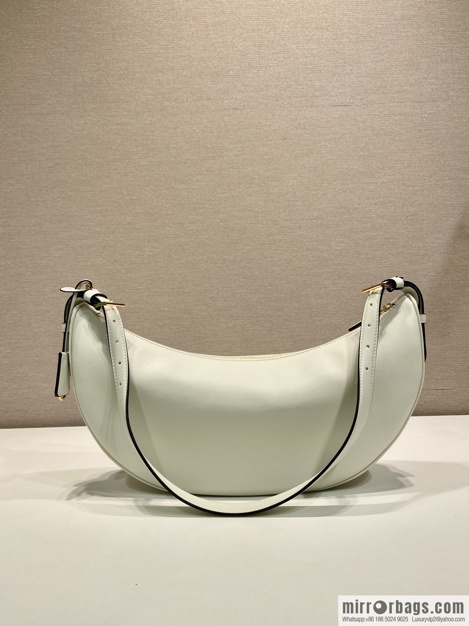 PRADA 🎉 new 🎉 1BC255 armpit bag 🎉🎉 white