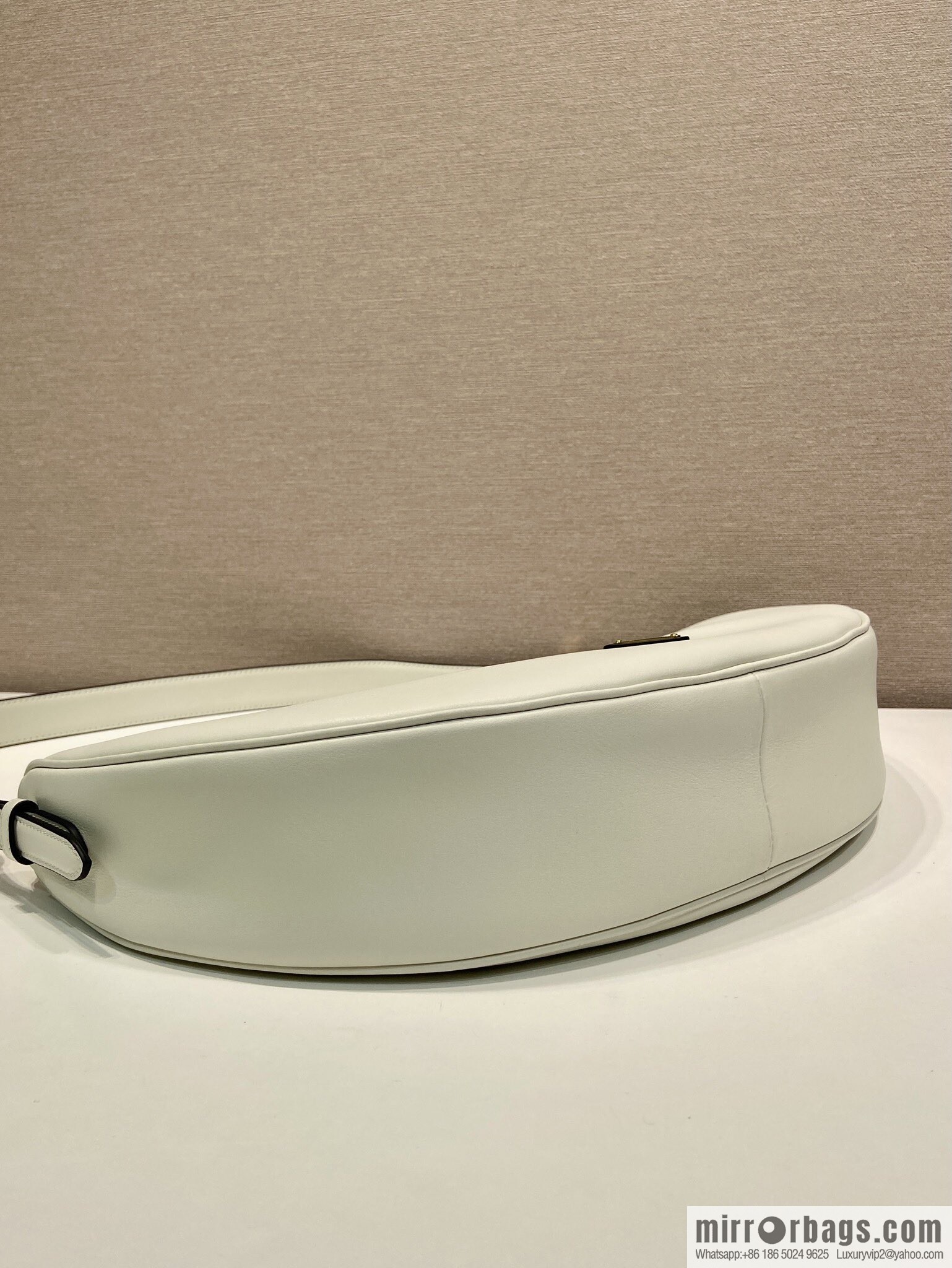 PRADA 🎉 new 🎉 1BC255 armpit bag 🎉🎉 white