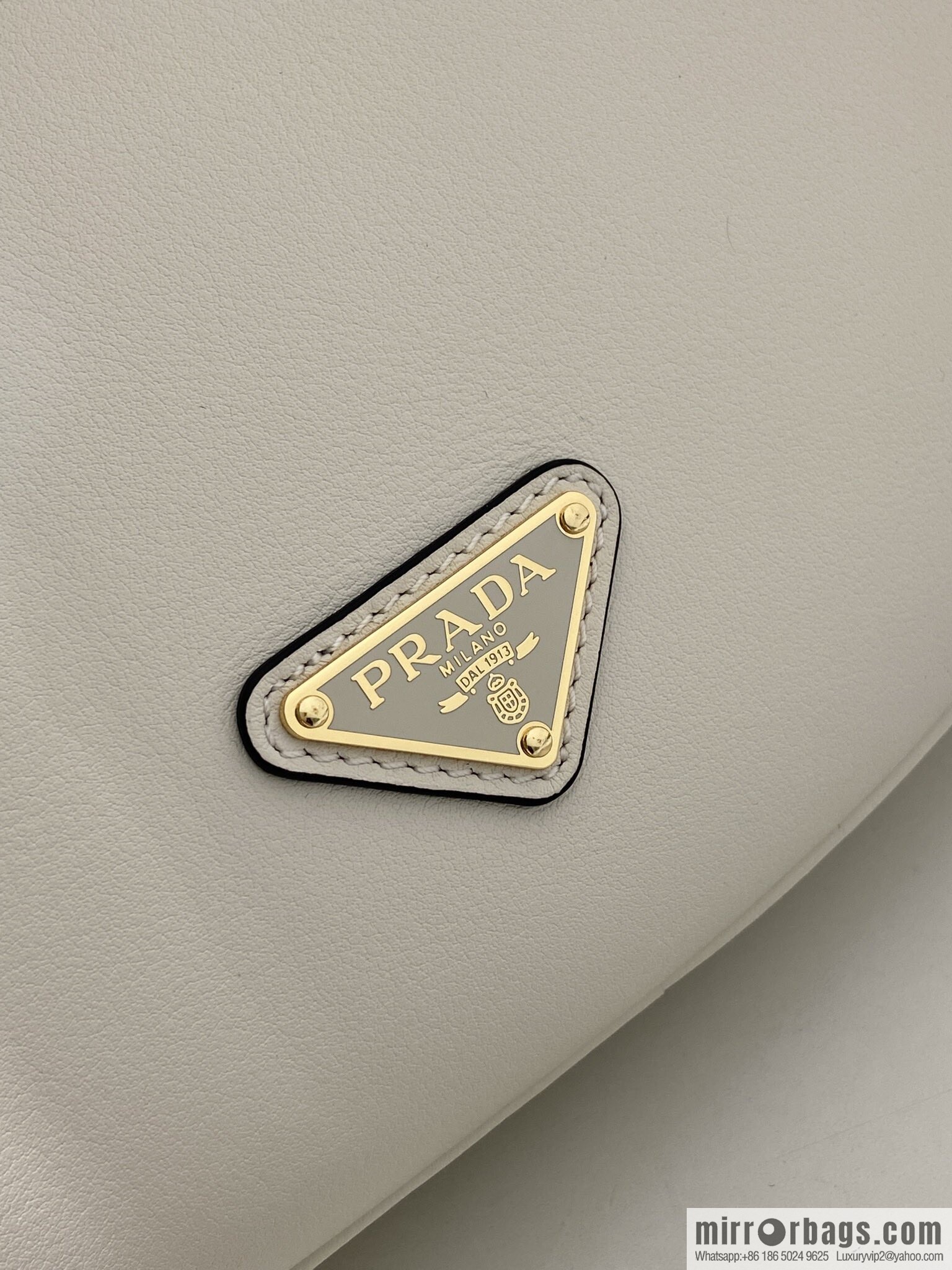 PRADA 🎉 new 🎉 1BC255 armpit bag 🎉🎉 white