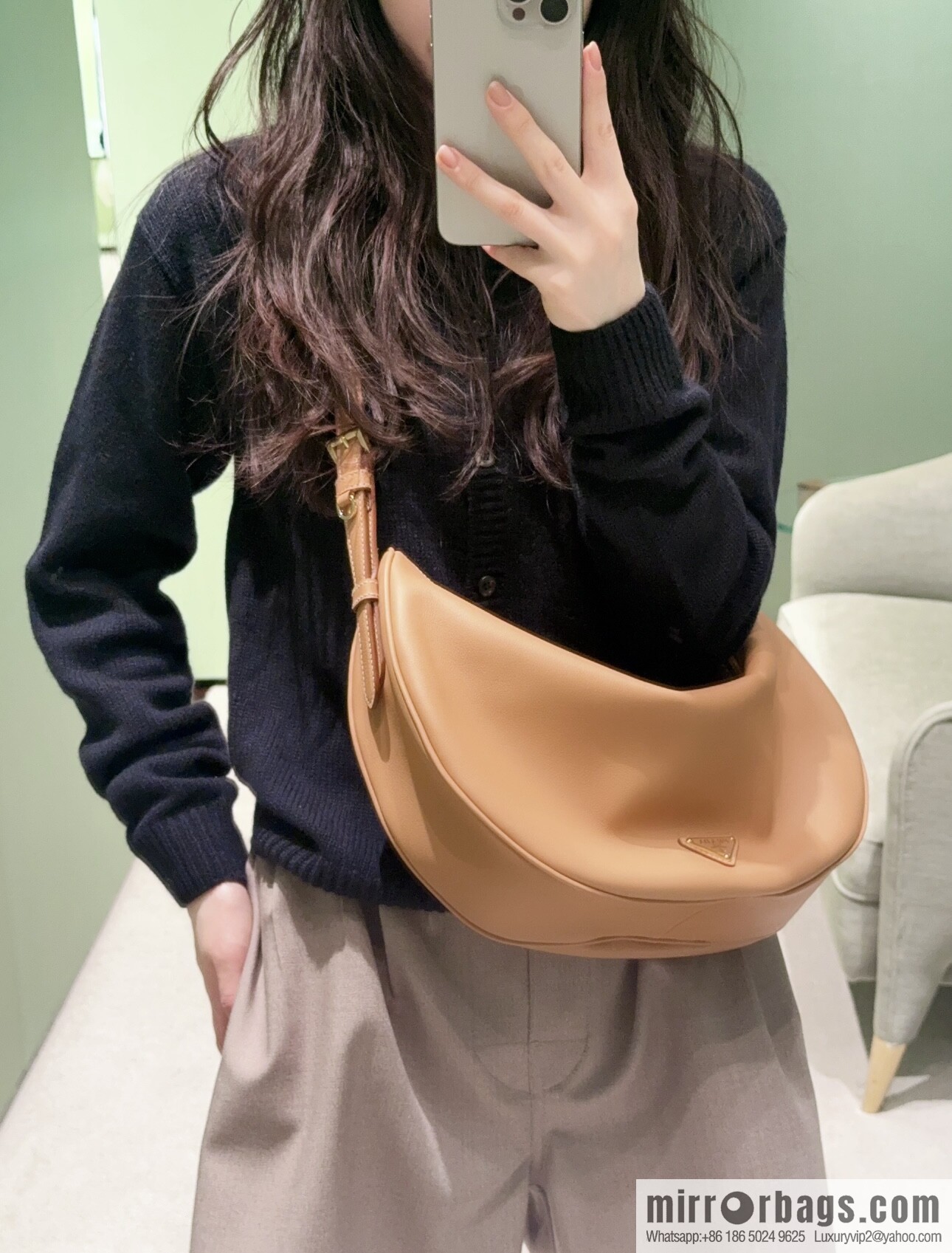 PRADA 🎉 New 🎉 1BC255 Underarm Bag 🎉🎉 Caramel