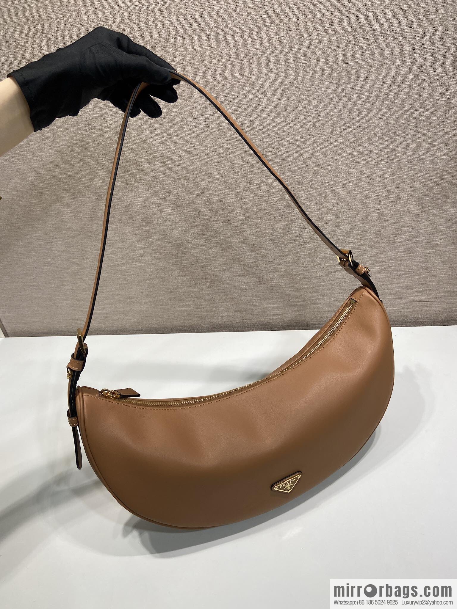 PRADA 🎉 New 🎉 1BC255 Underarm Bag 🎉🎉 Caramel