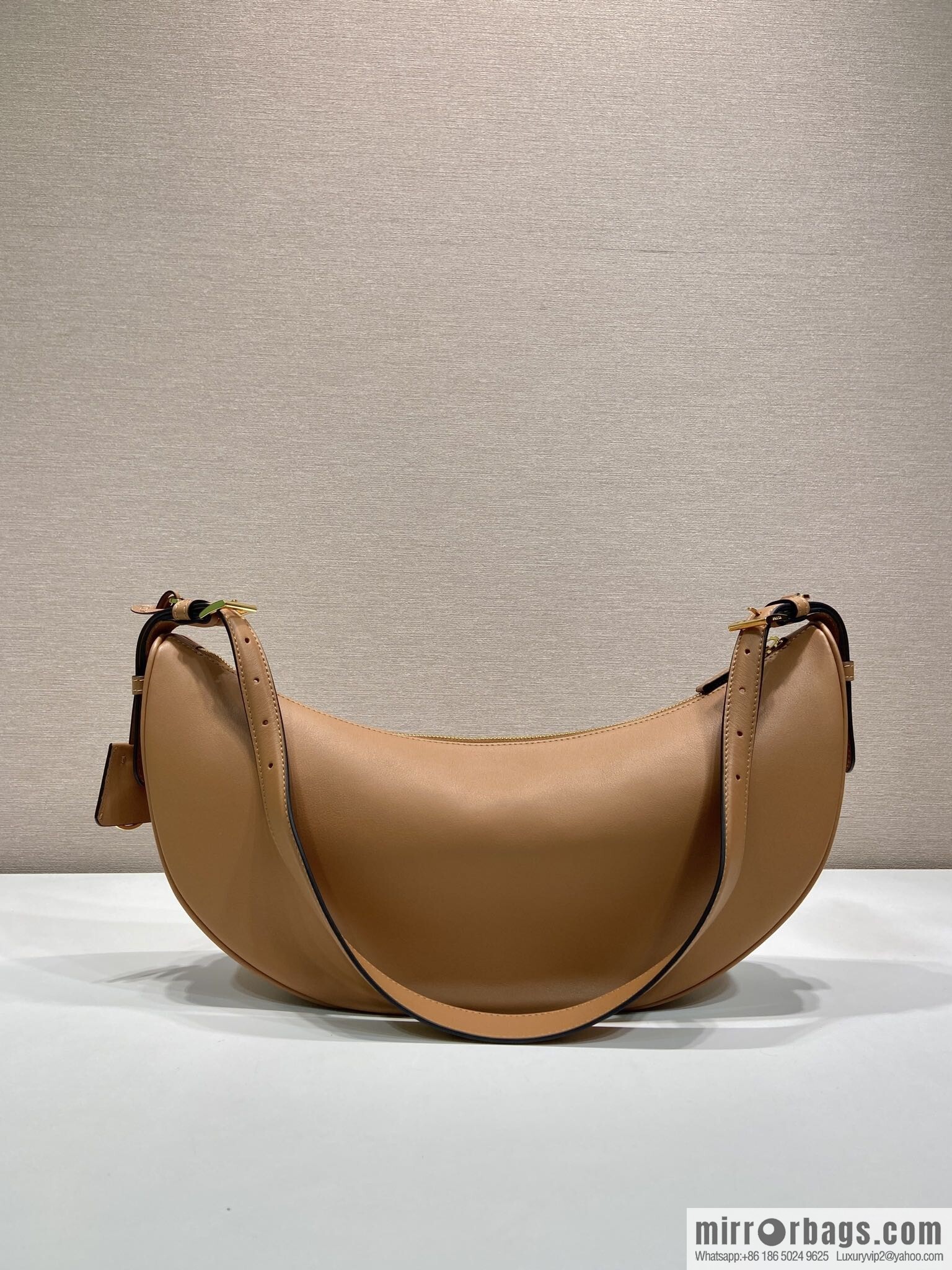 PRADA 🎉 New 🎉 1BC255 Underarm Bag 🎉🎉 Caramel