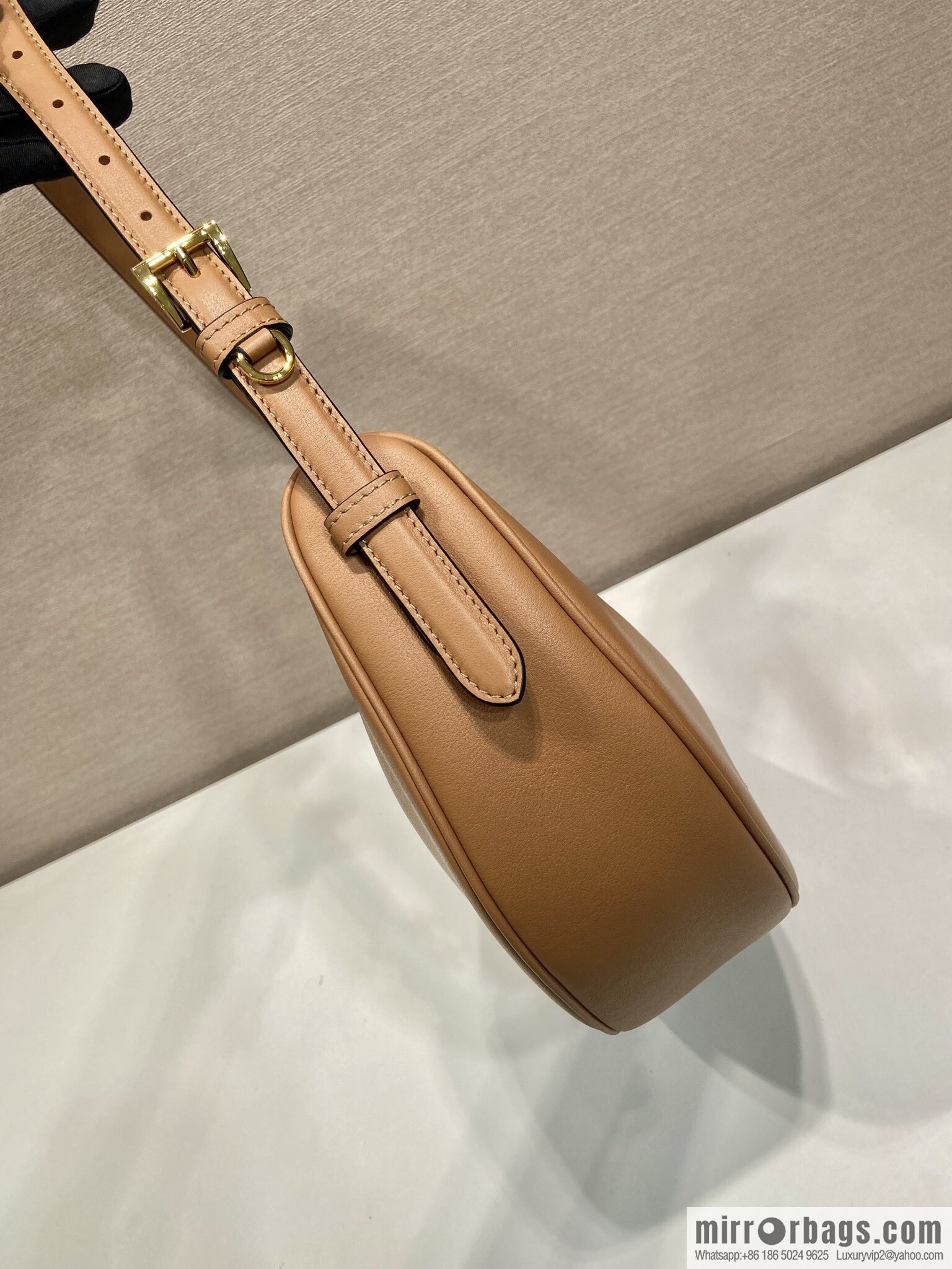 PRADA 🎉 New 🎉 1BC255 Underarm Bag 🎉🎉 Caramel