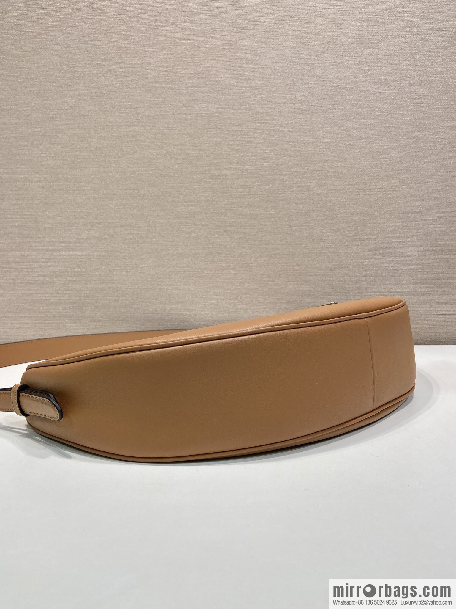 PRADA 🎉 New 🎉 1BC255 Underarm Bag 🎉🎉 Caramel