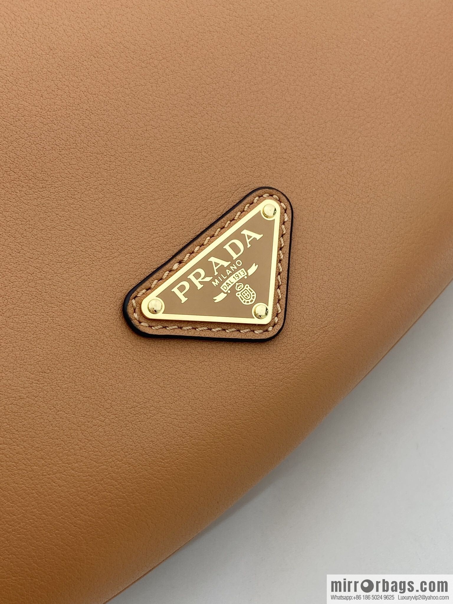 PRADA 🎉 New 🎉 1BC255 Underarm Bag 🎉🎉 Caramel