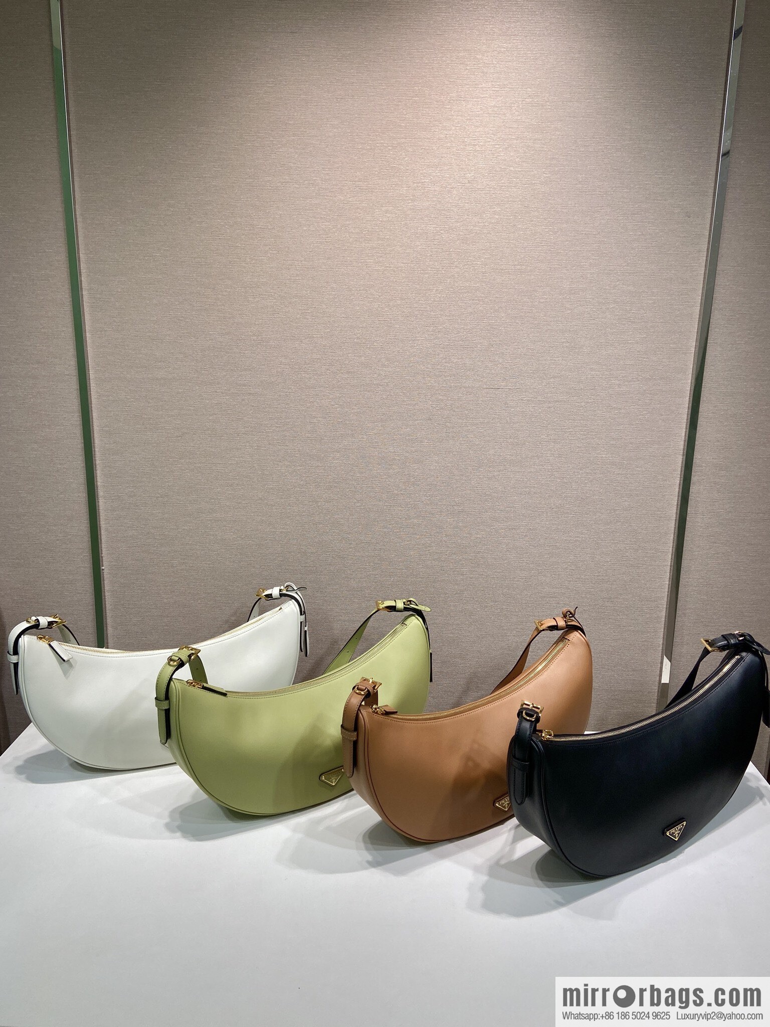 PRADA 🎉 New 🎉 1BC255 Underarm Bag 🎉🎉 Caramel