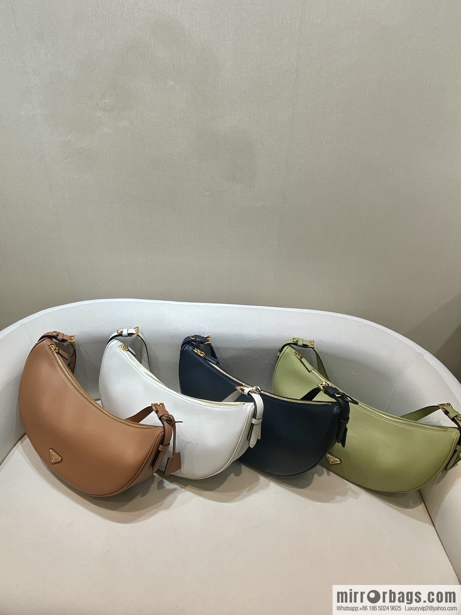 PRADA 🎉 New 🎉 1BC255 Underarm Bag 🎉🎉 Caramel