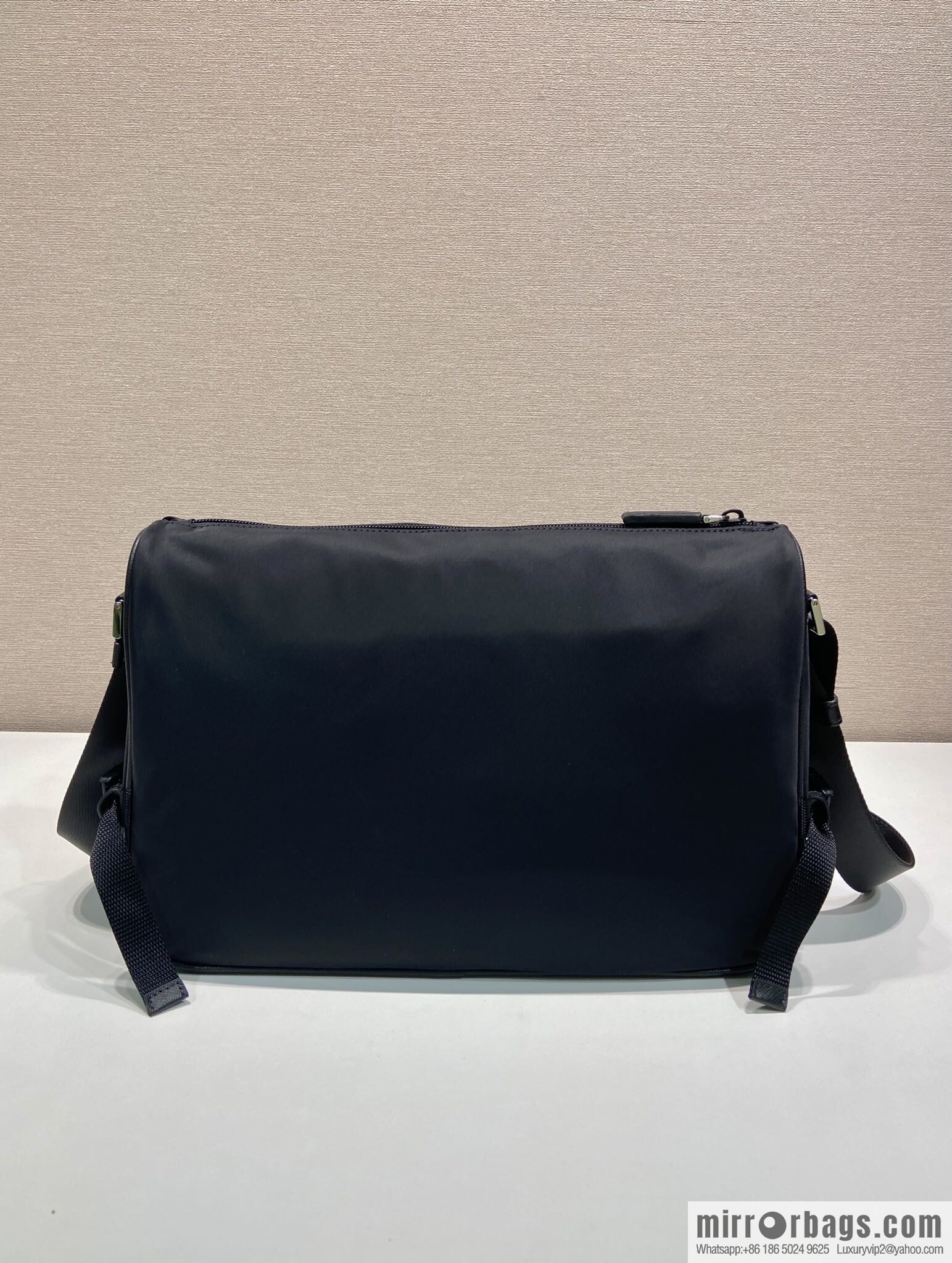 PRADA 🎉 new messenger bag 🎉🎉 2VH191 large🎉🎉