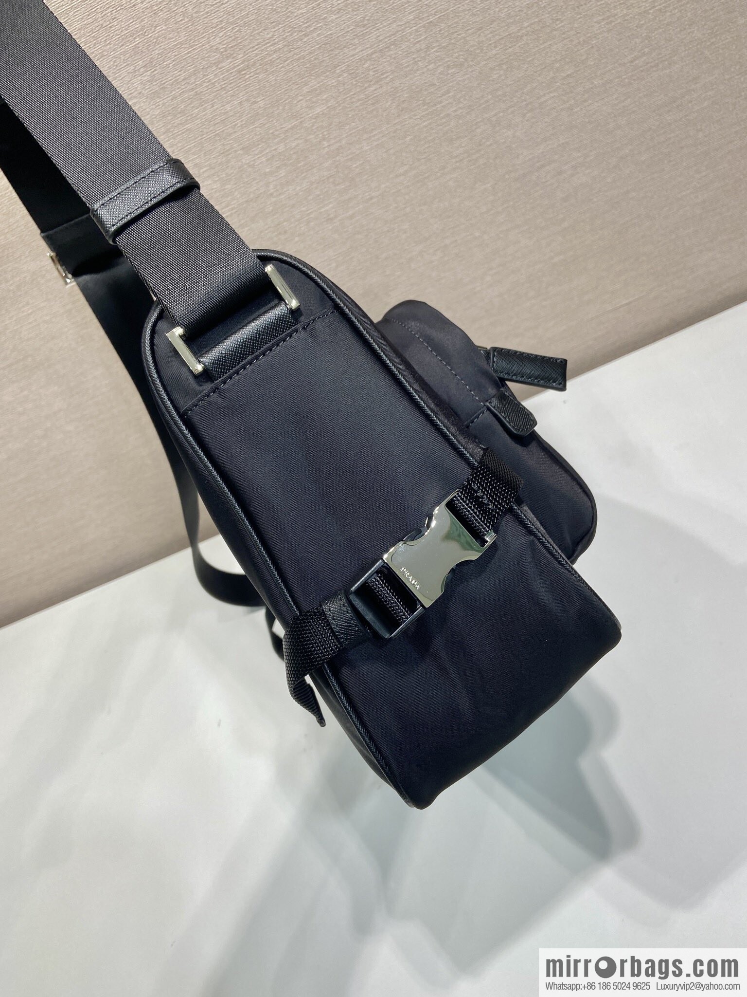 PRADA 🎉 new messenger bag 🎉🎉 2VH191 large🎉🎉