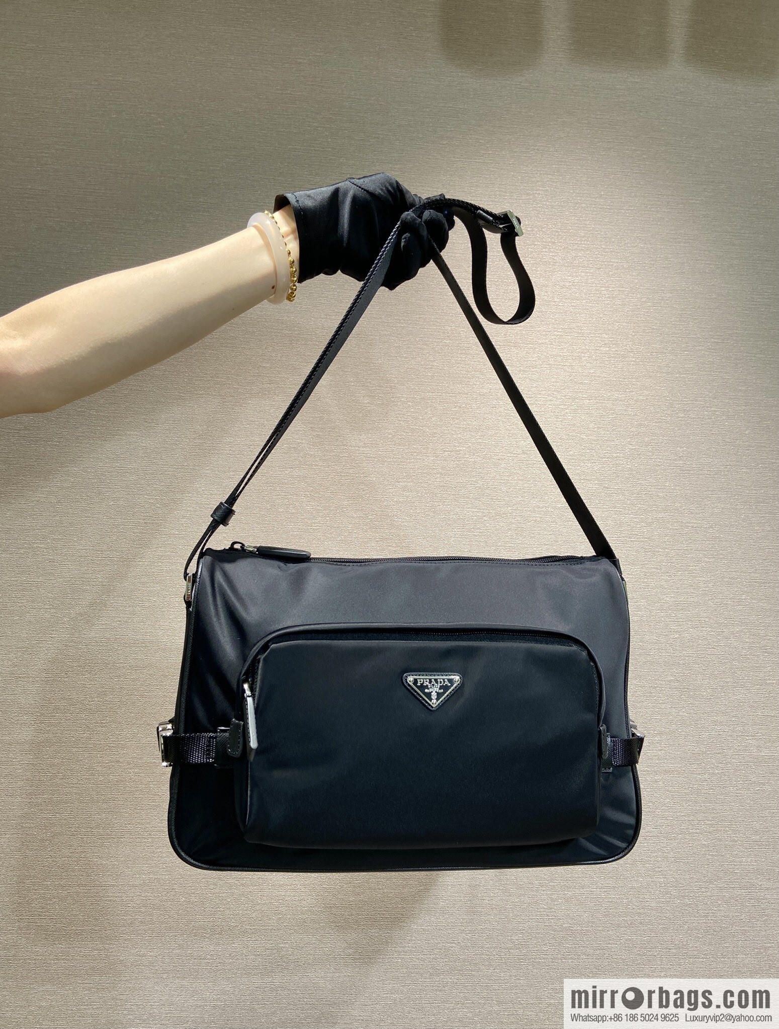 PRADA 🎉 new messenger bag 🎉🎉 2VH191 large🎉🎉