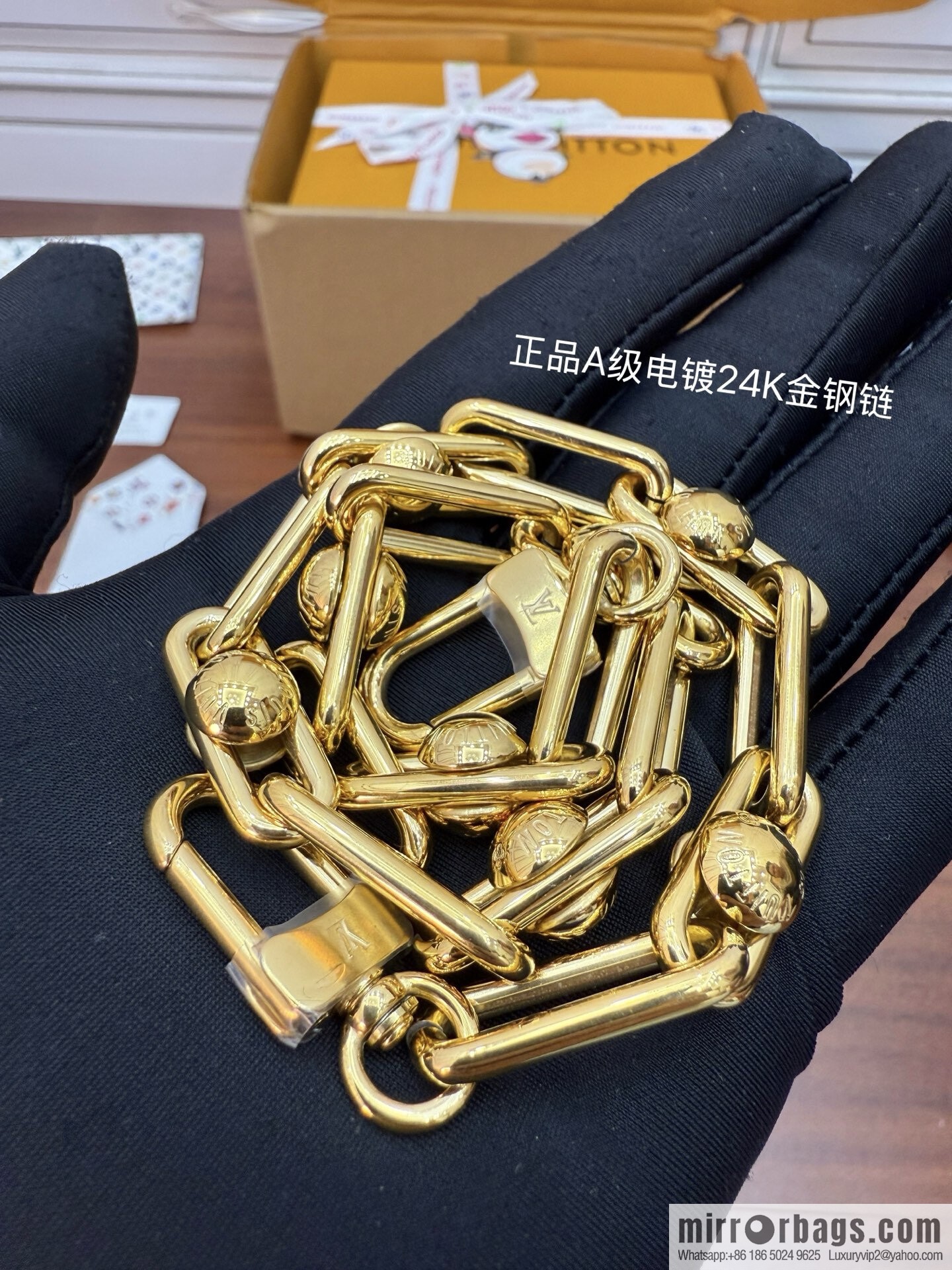 LV M13666 LV x TM Pochette Accessoires