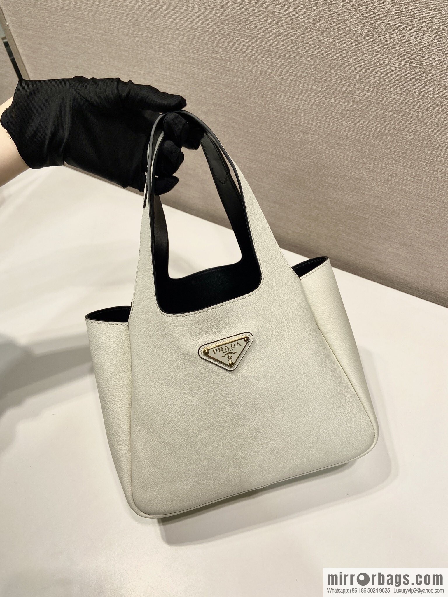 PRADA 🎉 new basket 🎉 1BG542 cowhide 🎉🎉 white