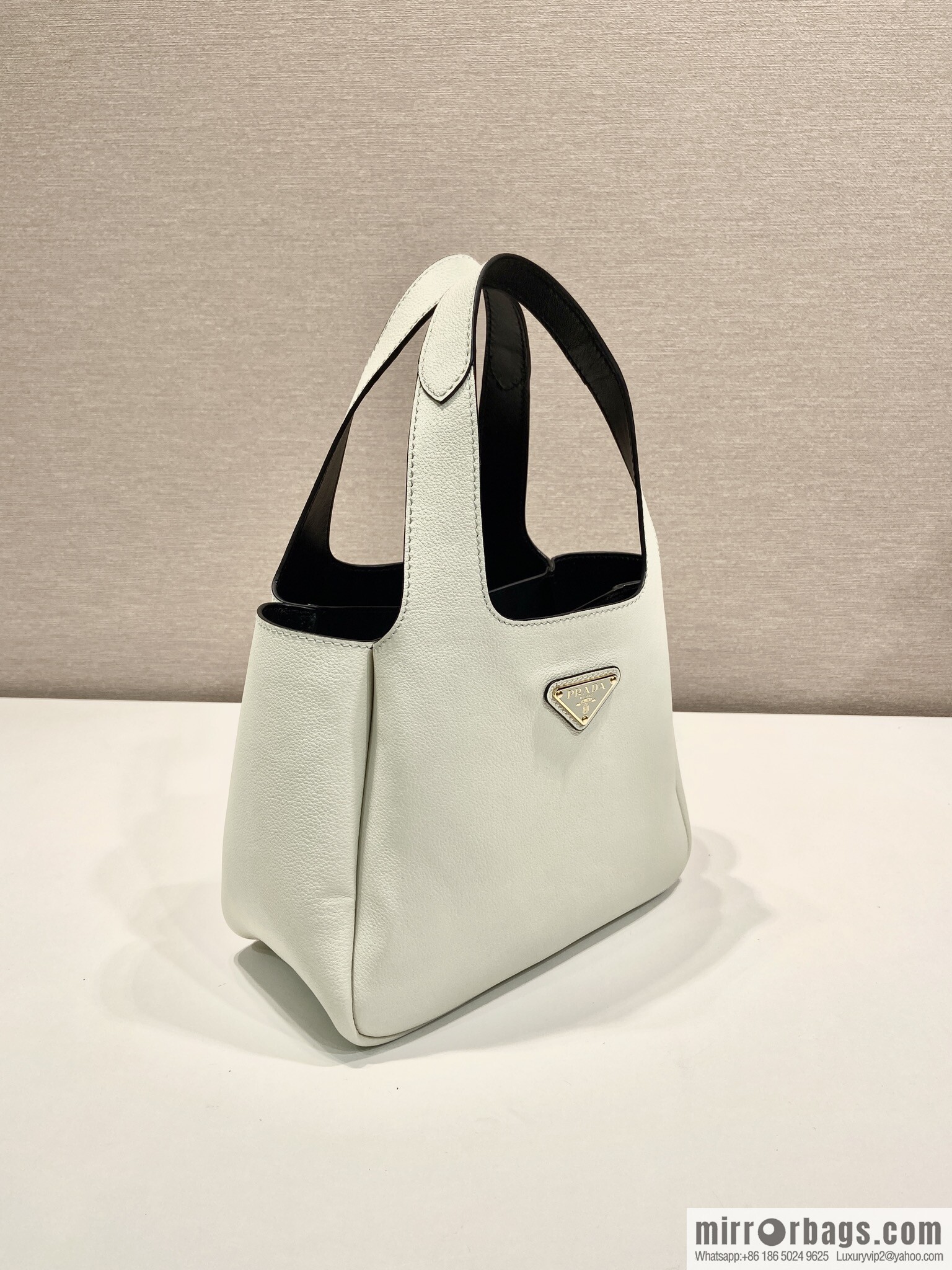 PRADA 🎉 new basket 🎉 1BG542 cowhide 🎉🎉 white