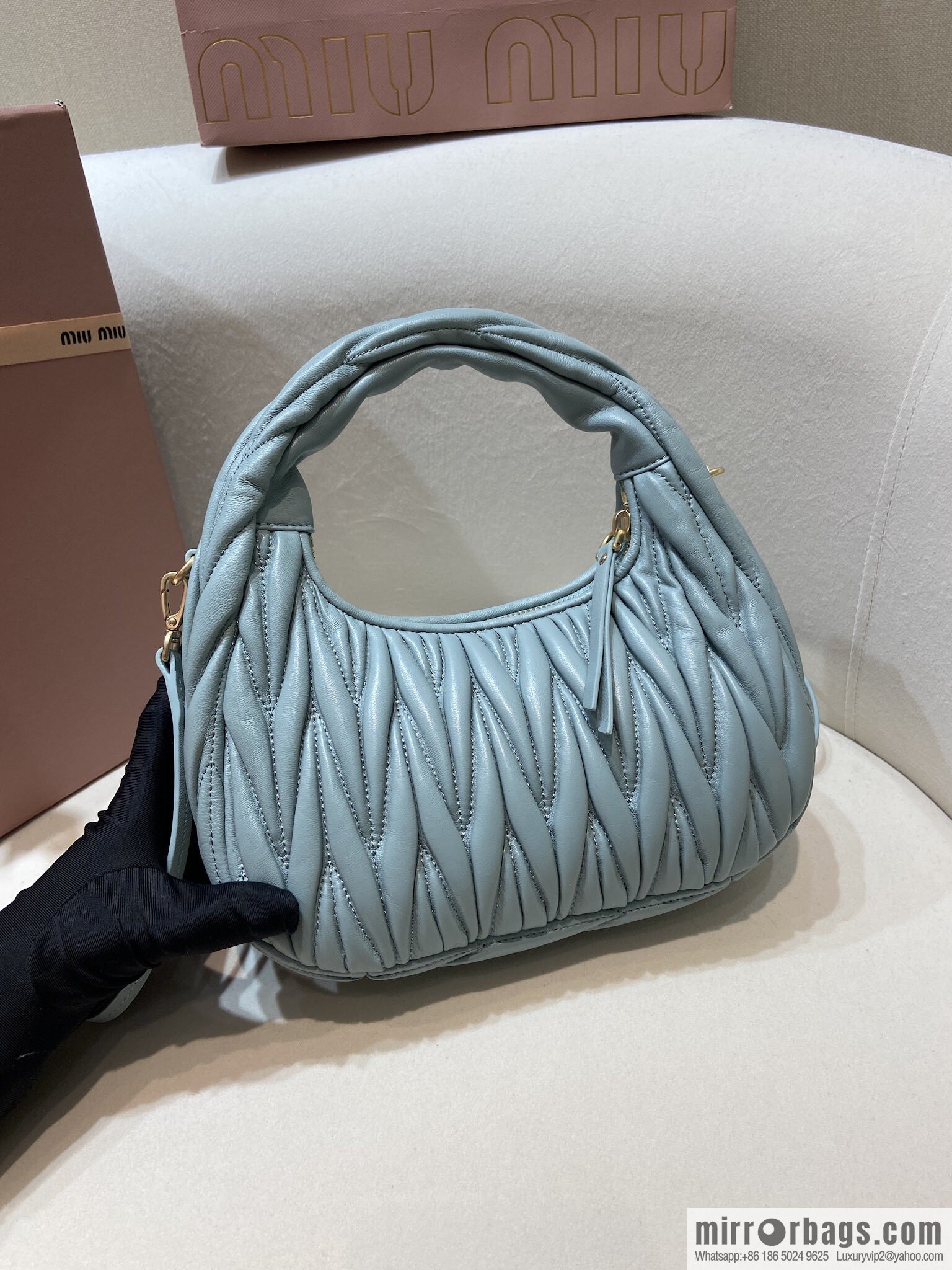 MIUMIU 𝐰𝐚𝐧𝐝𝐞𝐫 𝐡𝐨𝐛𝐨 handbag/messenger bag 5BB125 S 💕💕 haze blue