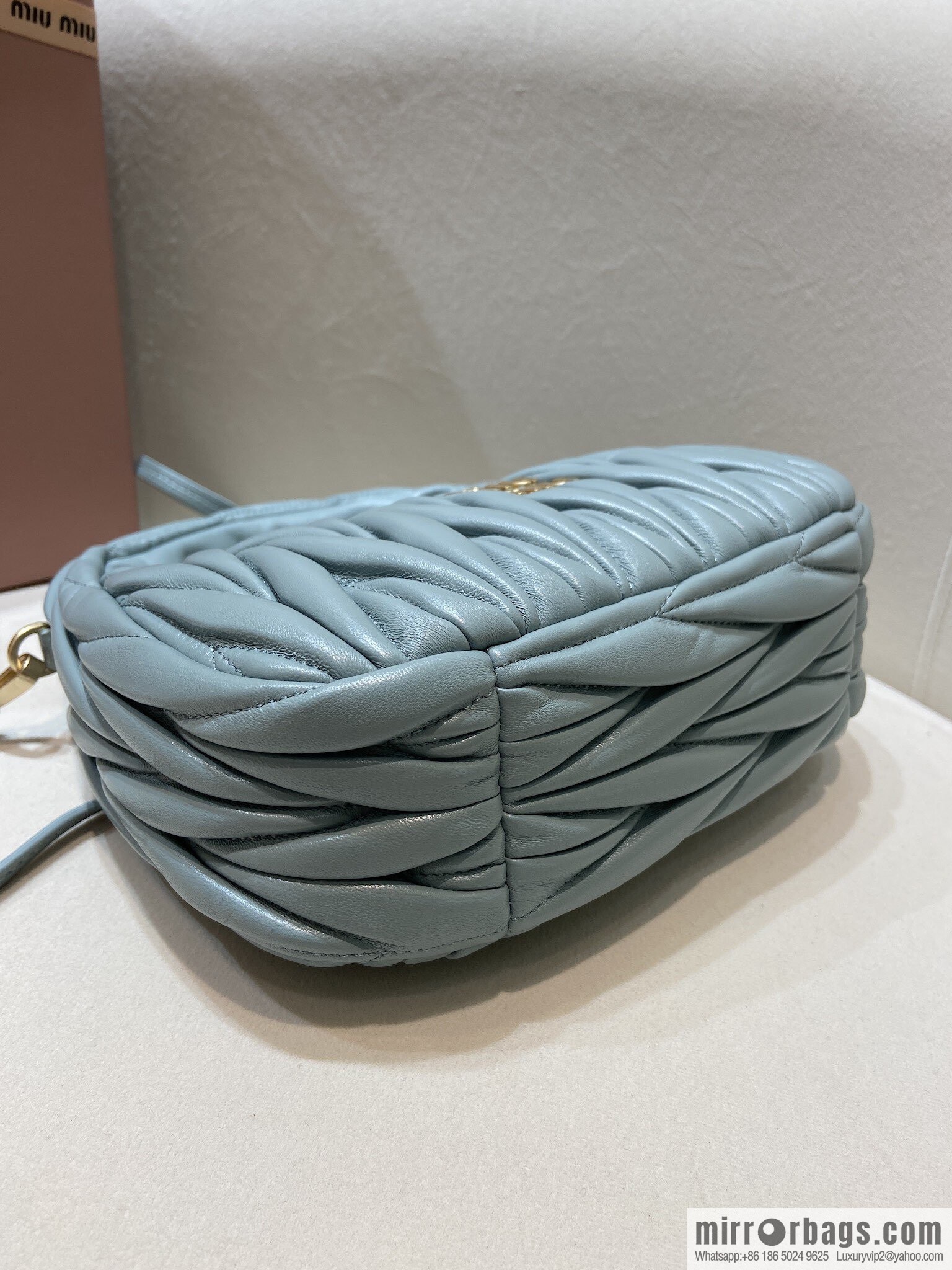 MIUMIU 𝐰𝐚𝐧𝐝𝐞𝐫 𝐡𝐨𝐛𝐨 handbag/messenger bag 5BB125 S 💕💕 haze blue