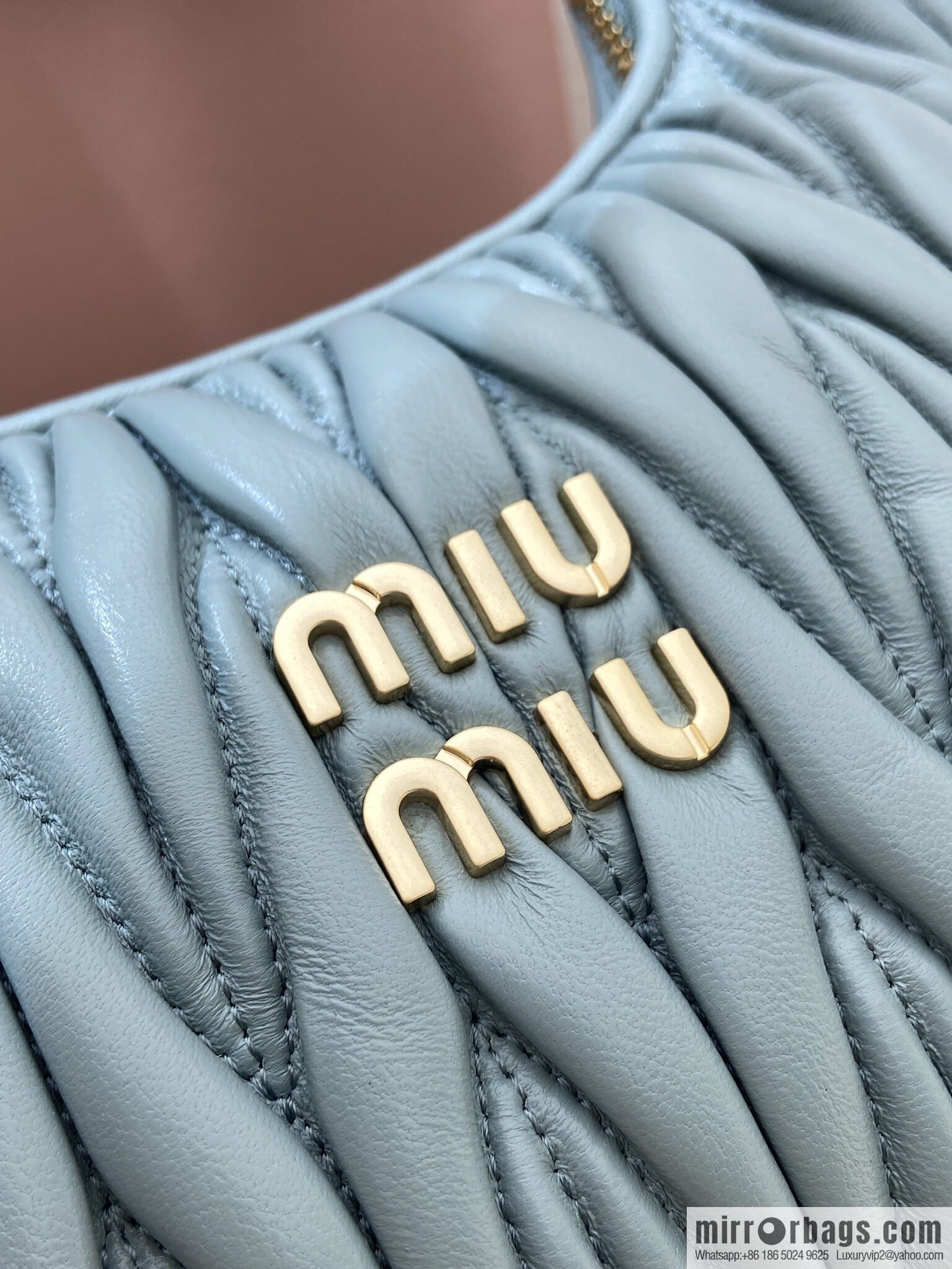 MIUMIU 𝐰𝐚𝐧𝐝𝐞𝐫 𝐡𝐨𝐛𝐨 handbag/messenger bag 5BB125 S 💕💕 haze blue