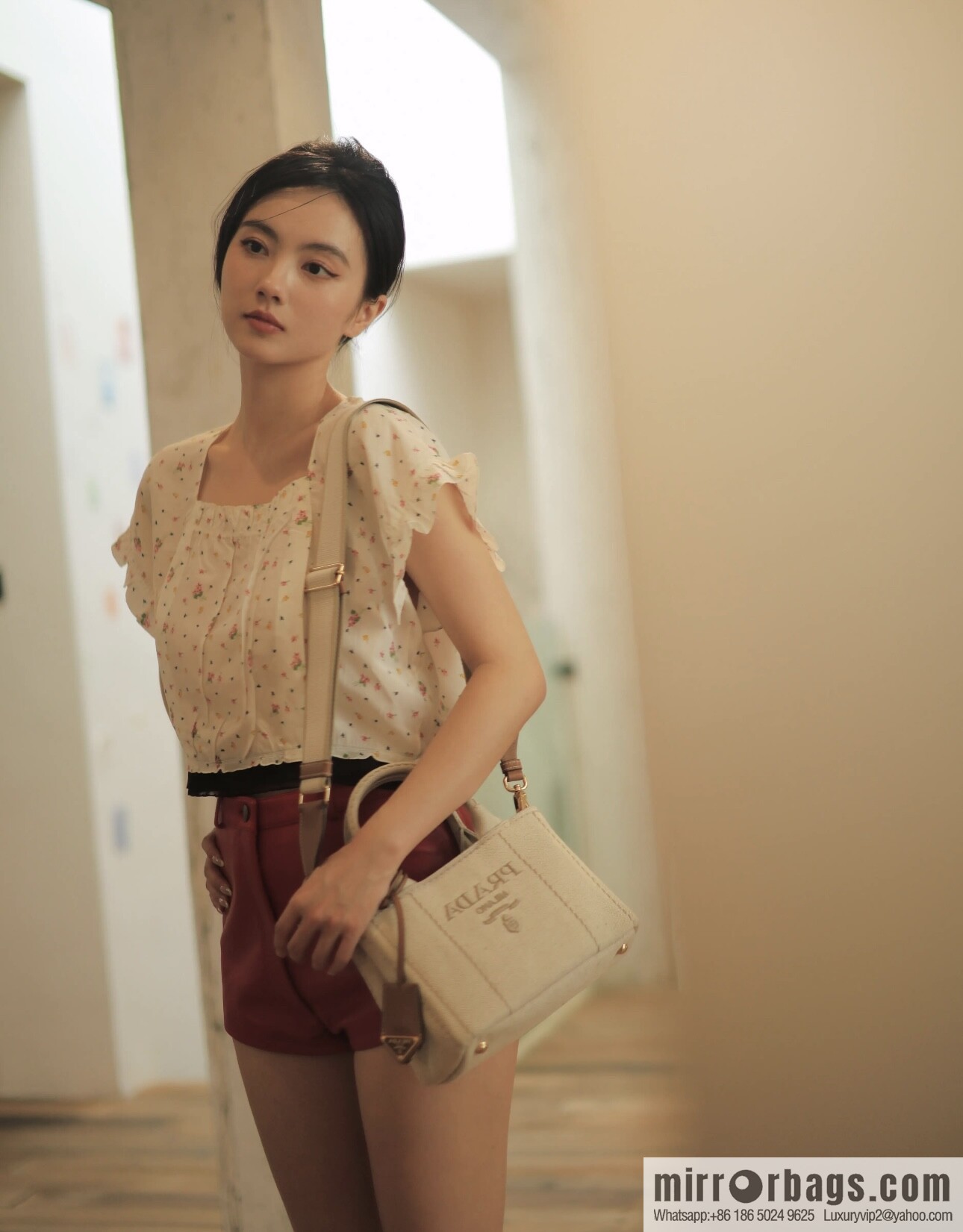 PRADA 🎉 new handbag 🎉 1BA038 neutral color🎉🎉